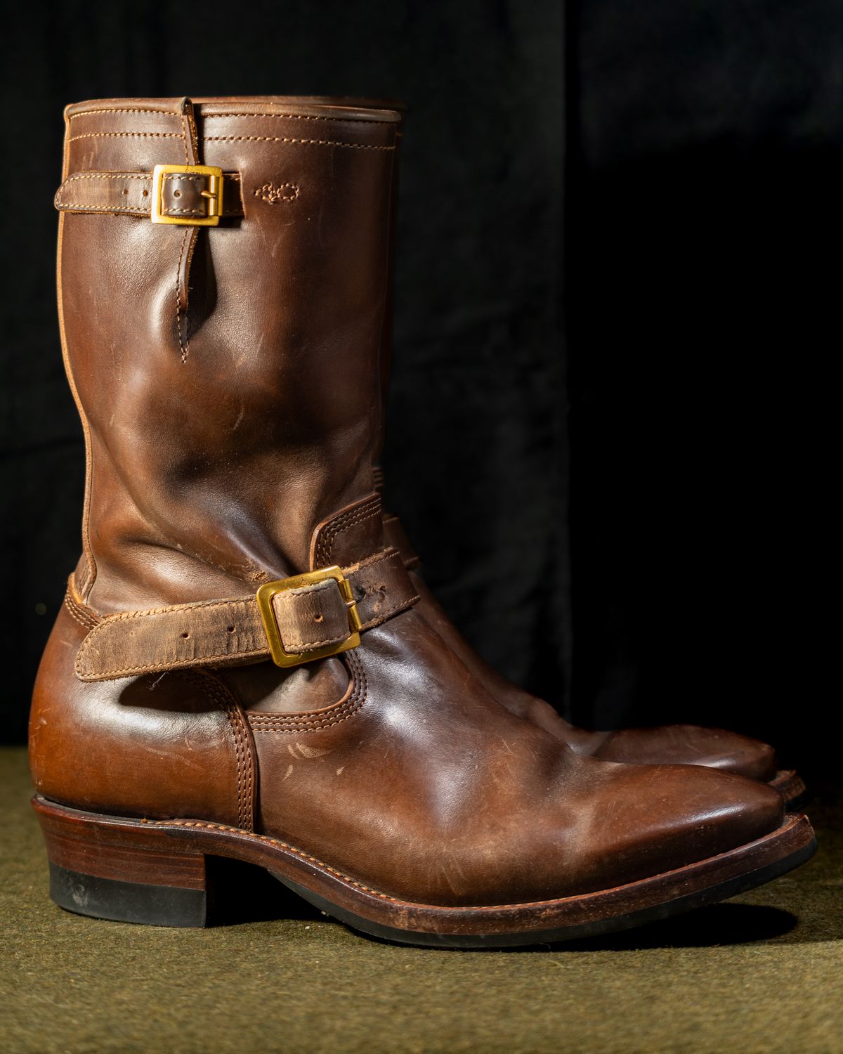 Photo by StarWarrior on December 4, 2025 of the Quan Shoemaker Engineer in Maryam Brown Horsebutt.