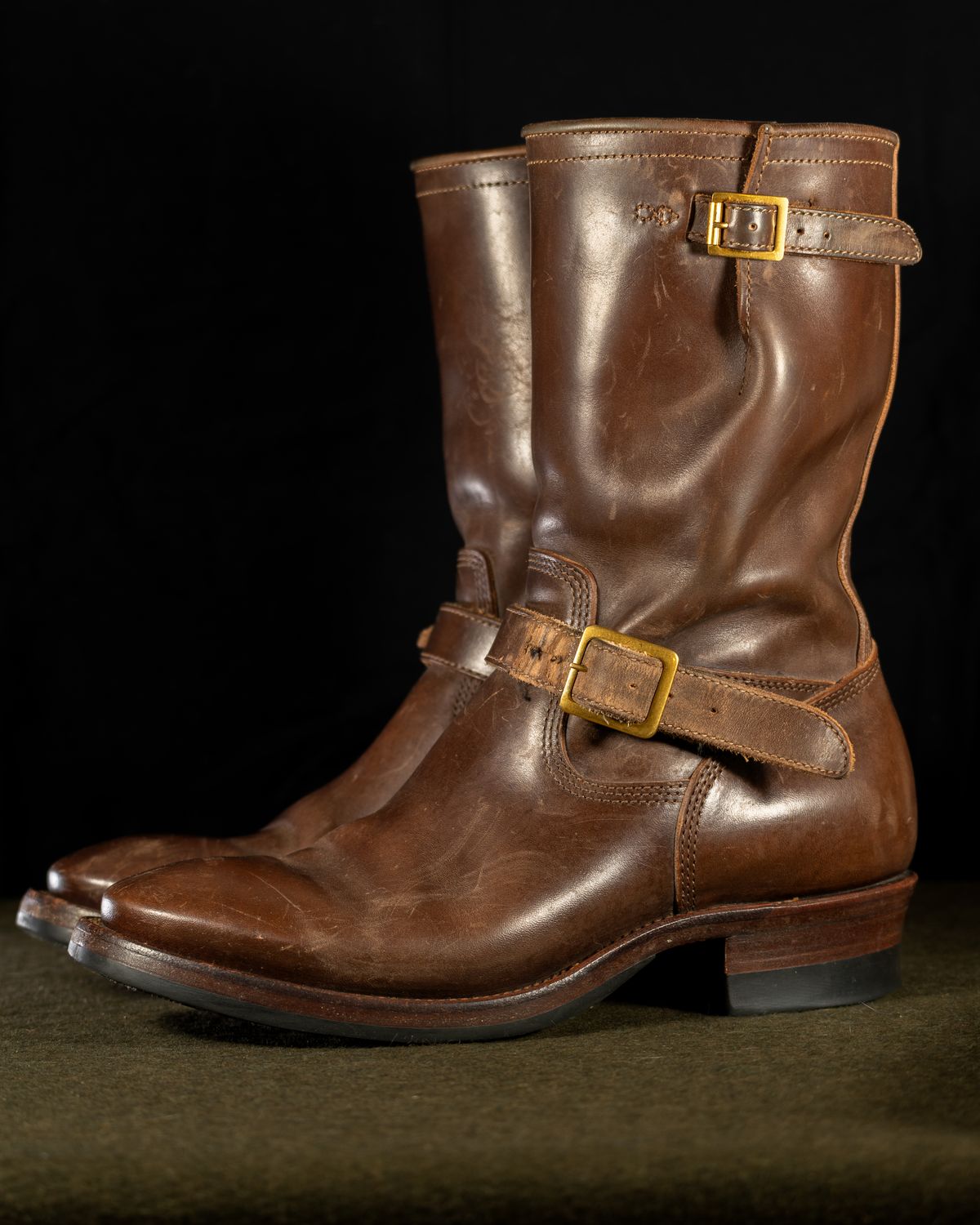 Photo by Frugal.Sole on January 6, 2026 of the Quan Shoemaker Engineer in Maryam Brown Horsebutt.