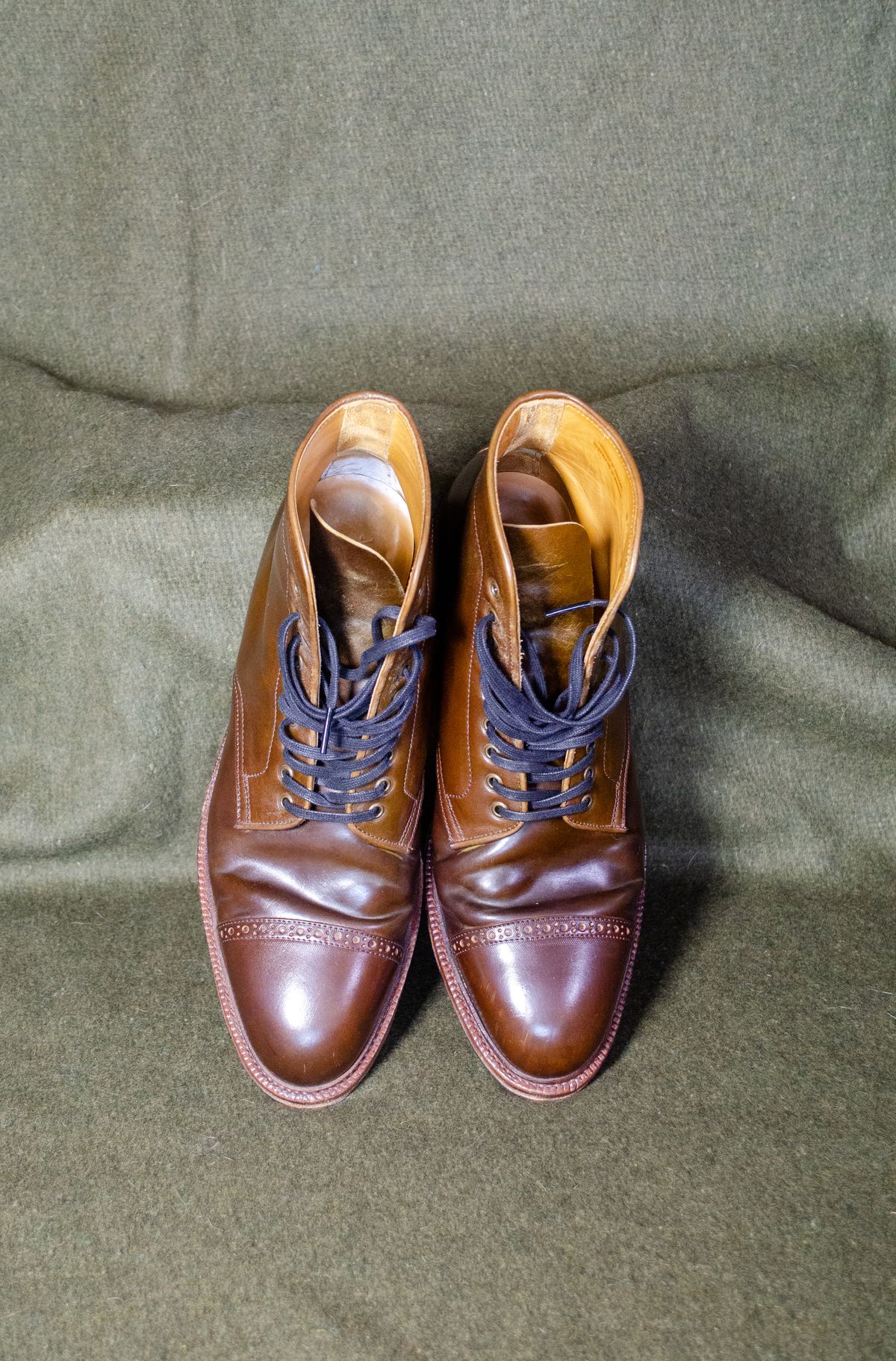 Photo by StarWarrior on November 5, 2024 of the Meermin Derby Boot in Shinki Olive Shell Cordovan.