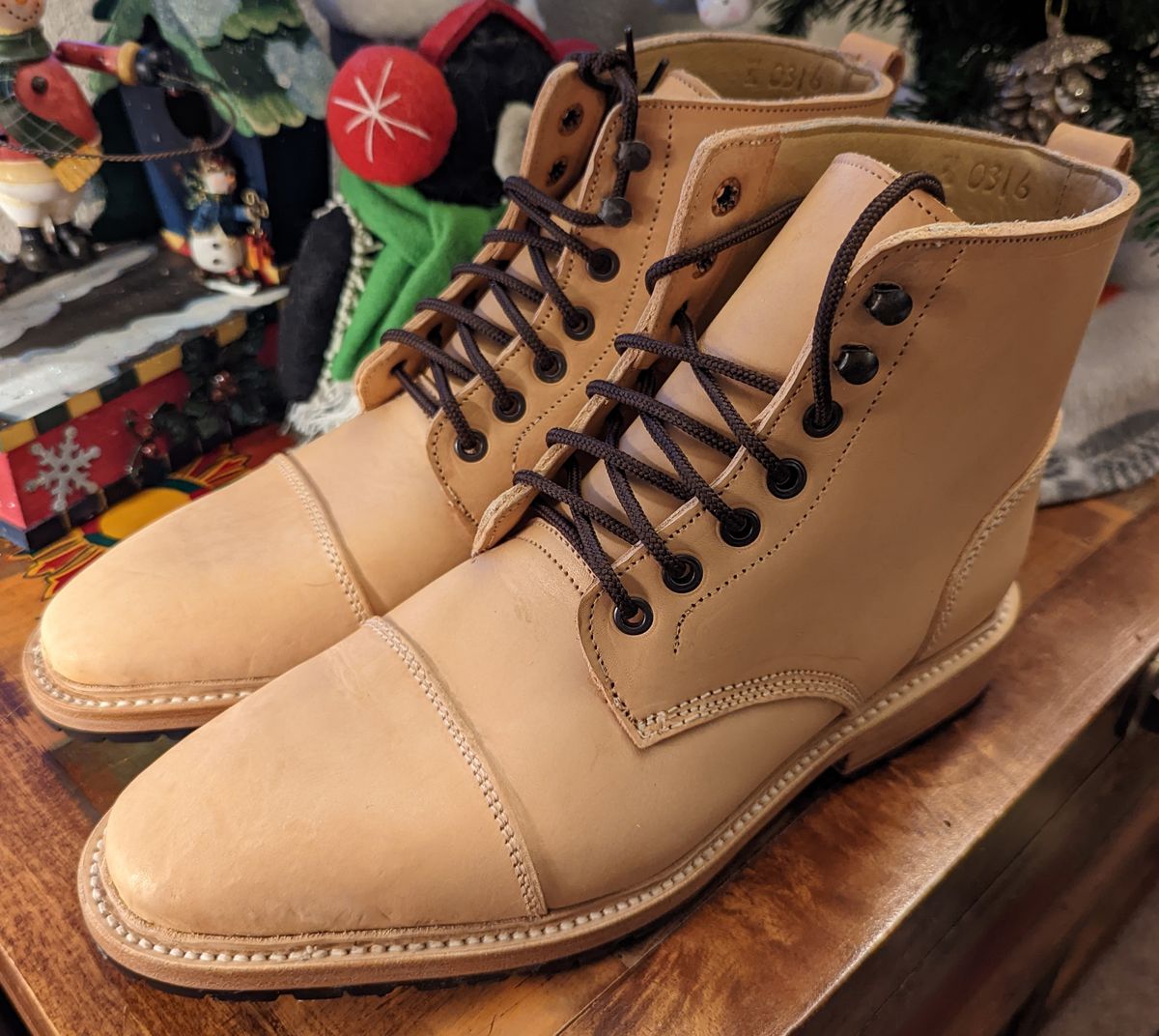 Photo by StarWarrior on December 10, 2022 of the John Doe Shoes 420 in Horween Russet Horsehide Strips.