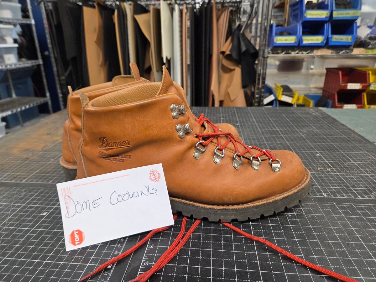 Photo by pnydm on November 6, 2025 of the Danner Mountain Light in Cascade Clovis Full Grain.