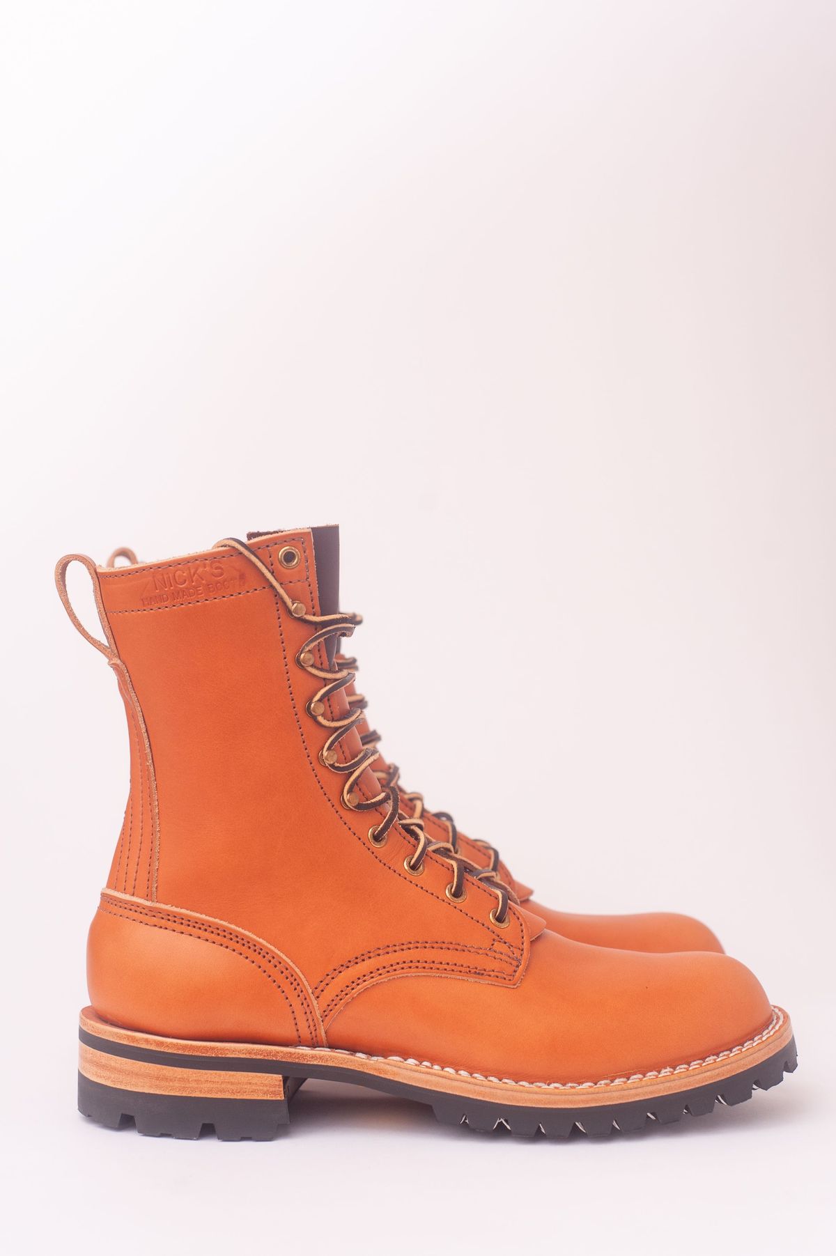 Photo by grainandtwill on October 1, 2021 of the Nicks Overlander in Wickett & Craig Tan English Bridle.