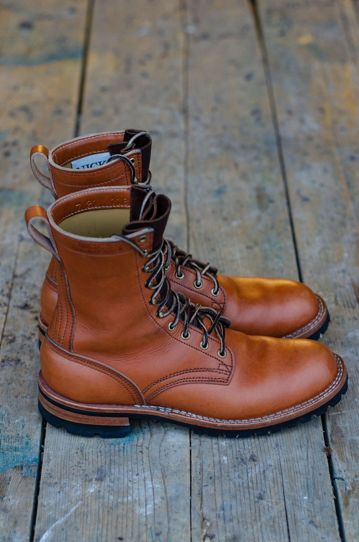 Photo by grainandtwill on January 6, 2022 of the Nicks Overlander in Wickett & Craig Tan English Bridle.