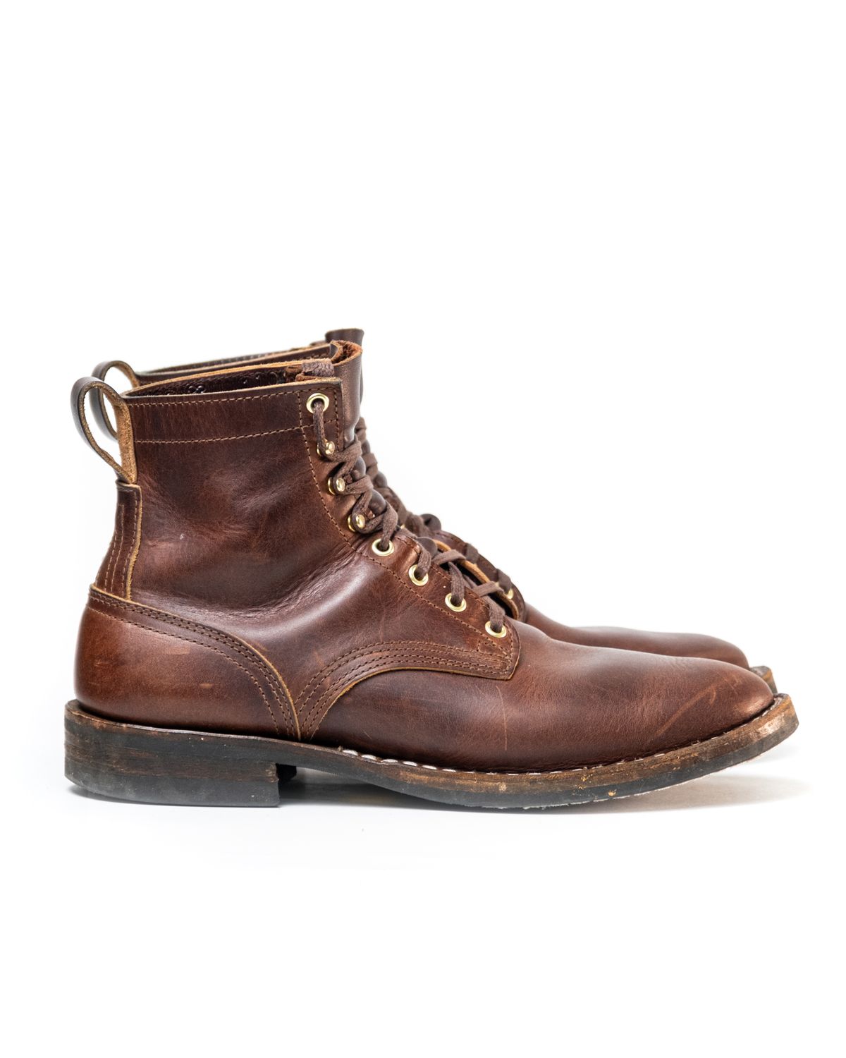 Photo by grainandtwill on December 5, 2023 of the Nicks Falcon in Italian Brown Cypress.