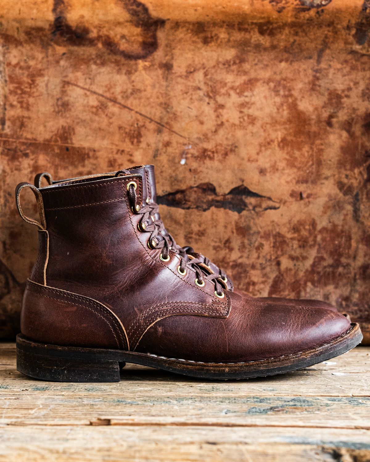 Photo by grainandtwill on December 7, 2023 of the Nicks Falcon in Italian Brown Cypress.