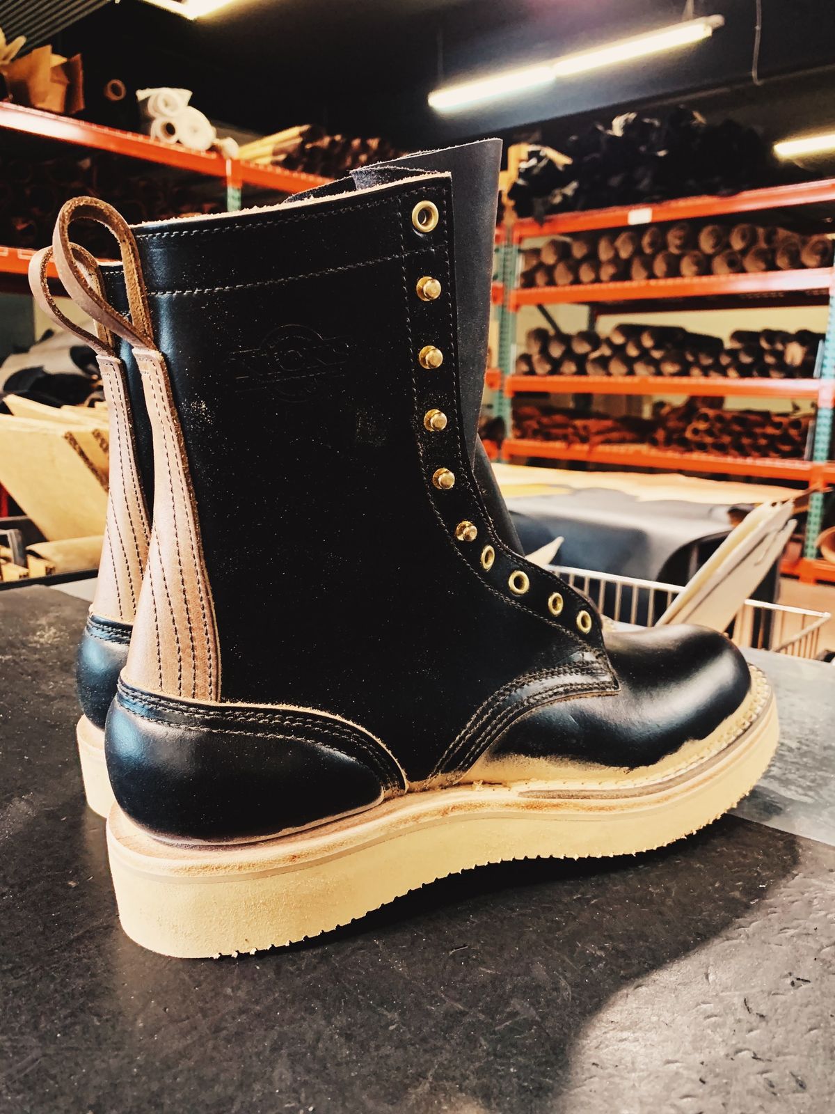 Photo by grainandtwill on March 29, 2022 of the Nicks Traveler in Horween Black Chromexcel.