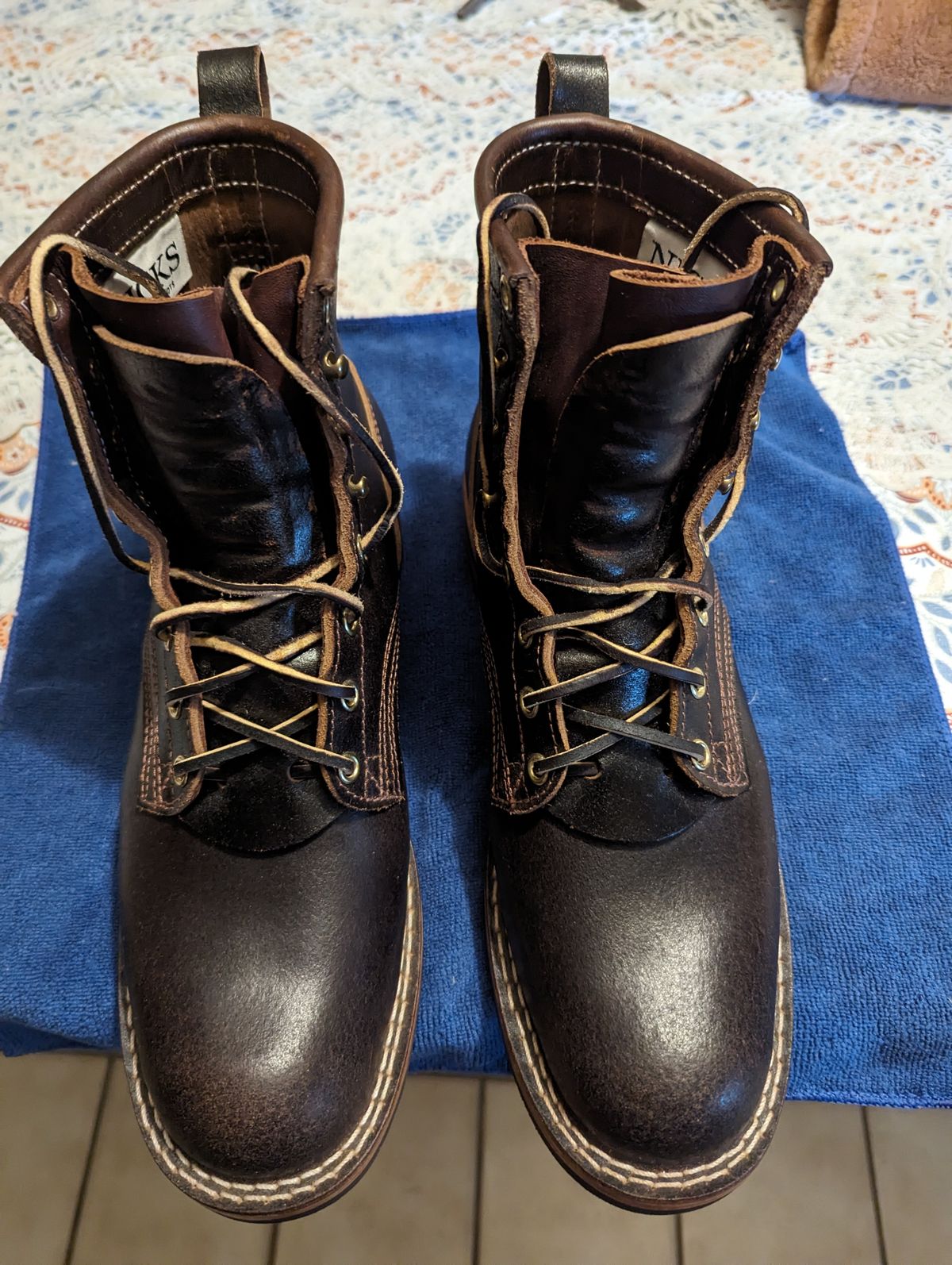 Photo by GreatAldini on October 1, 2023 of the Nicks Falcon in Horween Brown Waxed Flesh.
