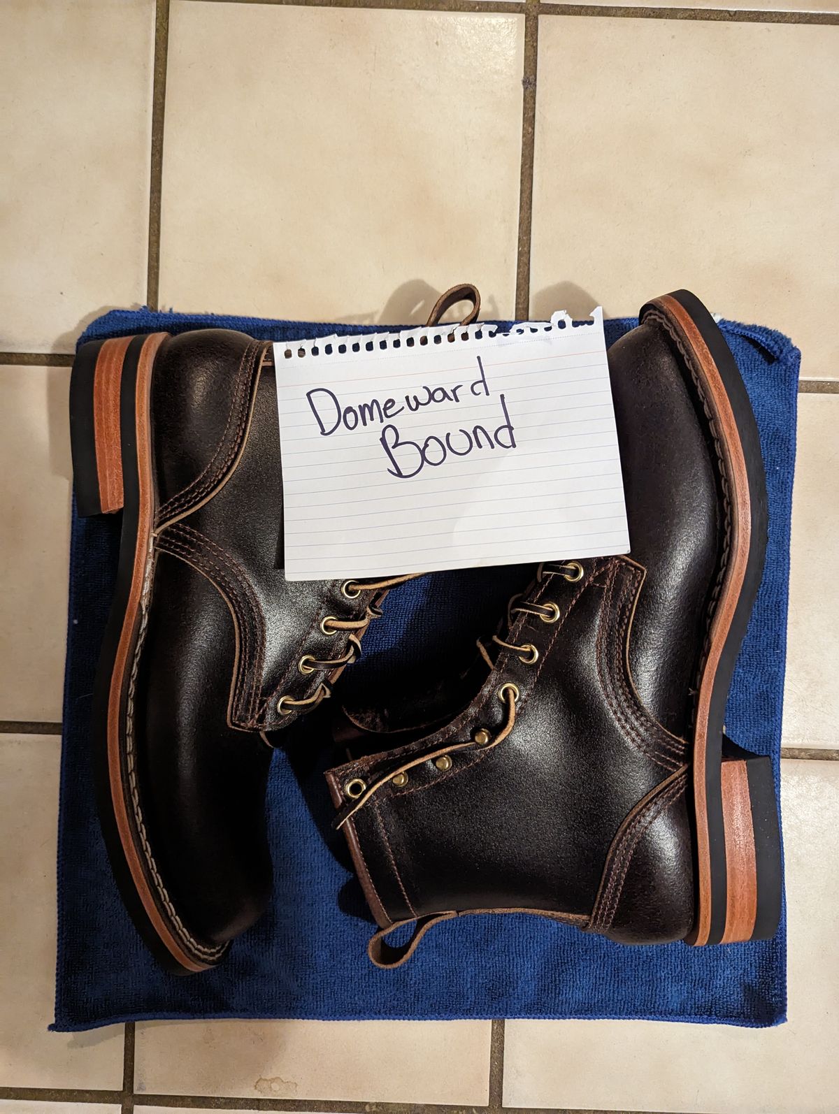 Photo by GreatAldini on October 1, 2023 of the Nicks Falcon in Horween Brown Waxed Flesh.