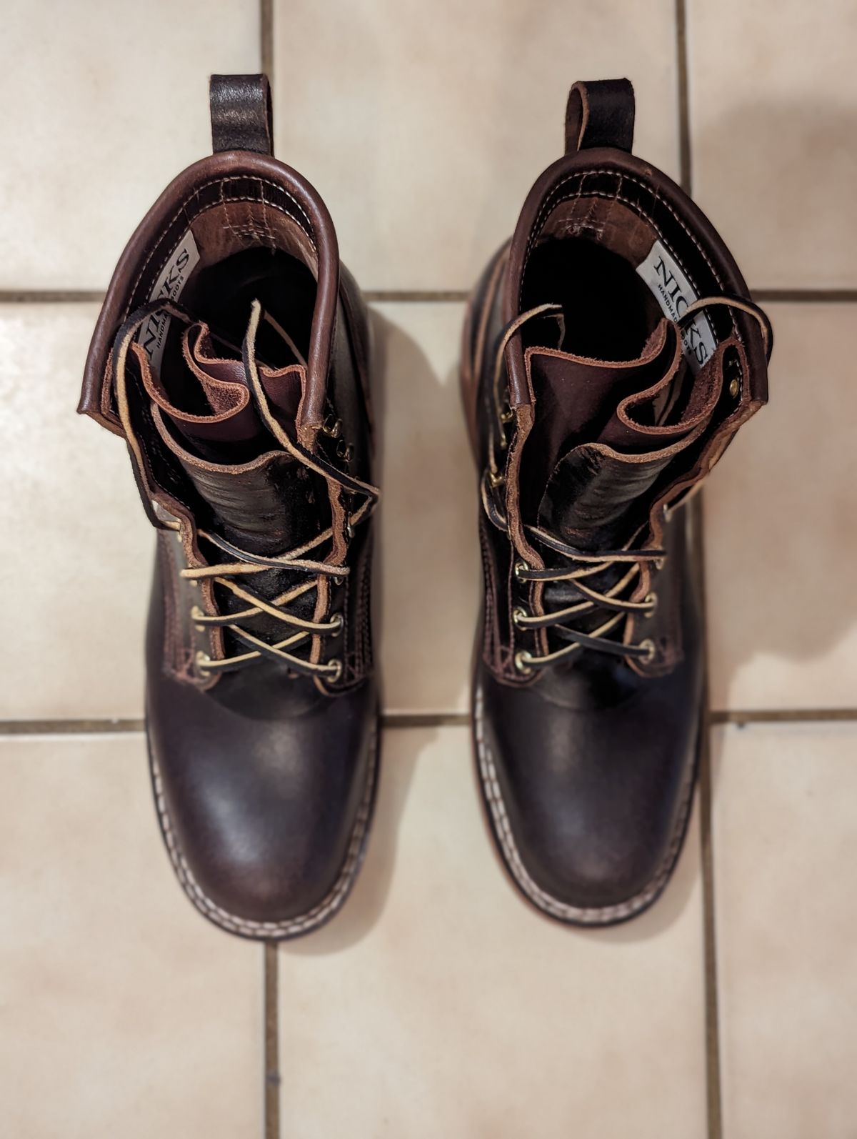 Photo by GreatAldini on October 1, 2023 of the Nicks Falcon in Horween Brown Waxed Flesh.