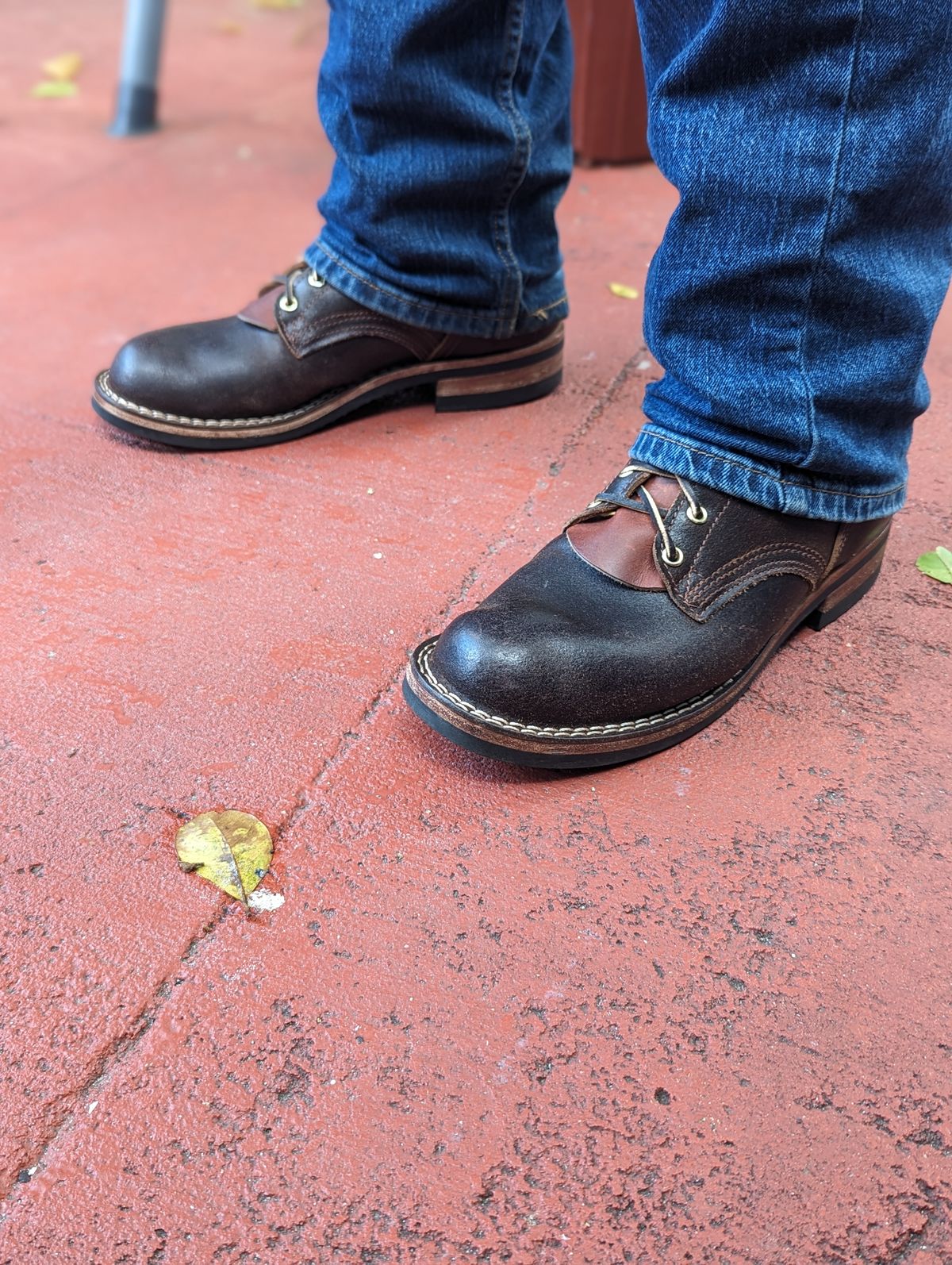 Photo by GreatAldini on November 2, 2023 of the Nicks Falcon in Horween Brown Waxed Flesh.