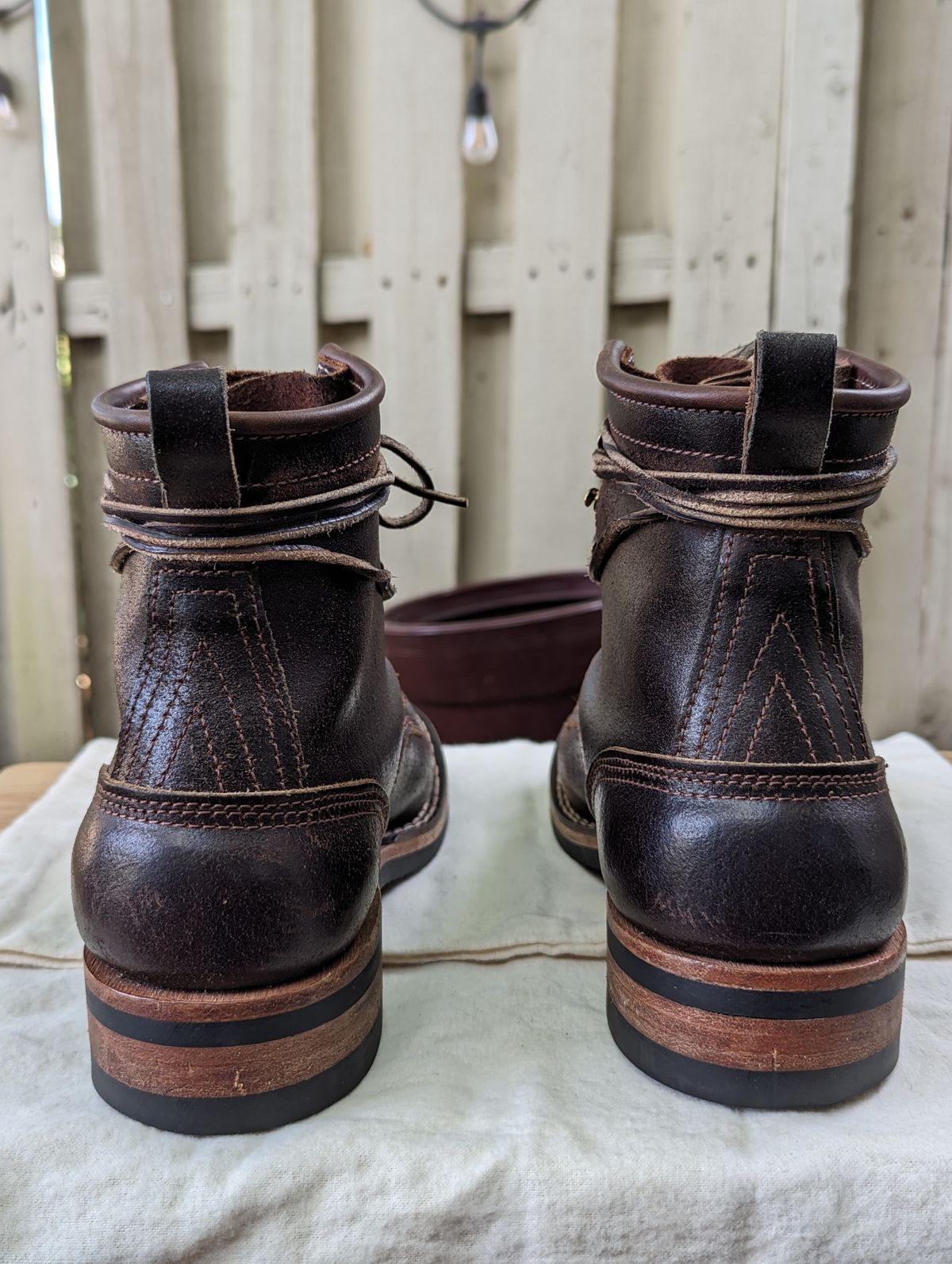 Photo by GreatAldini on November 2, 2023 of the Nicks Falcon in Horween Brown Waxed Flesh.