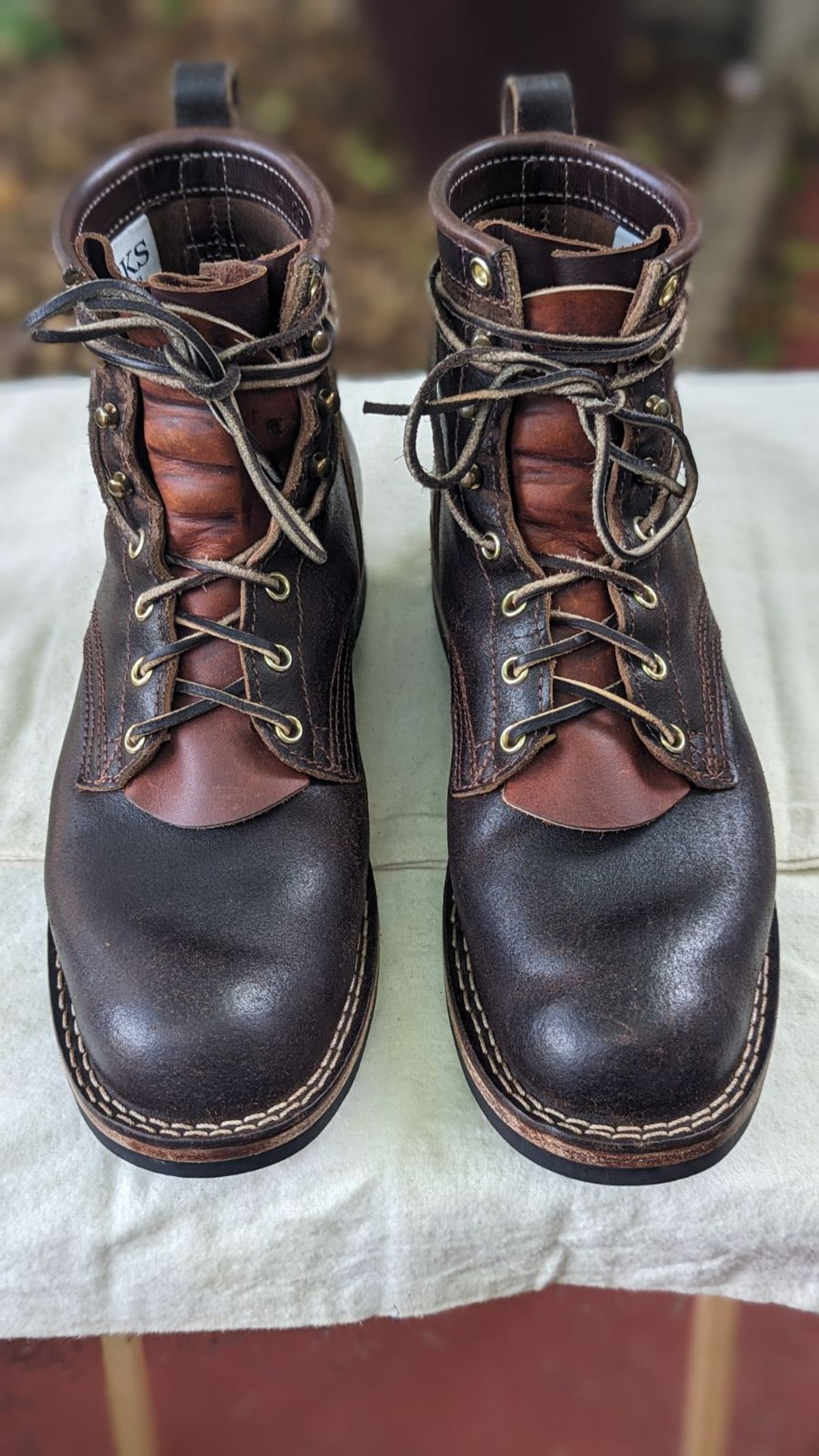 Photo by GreatAldini on November 2, 2023 of the Nicks Falcon in Horween Brown Waxed Flesh.
