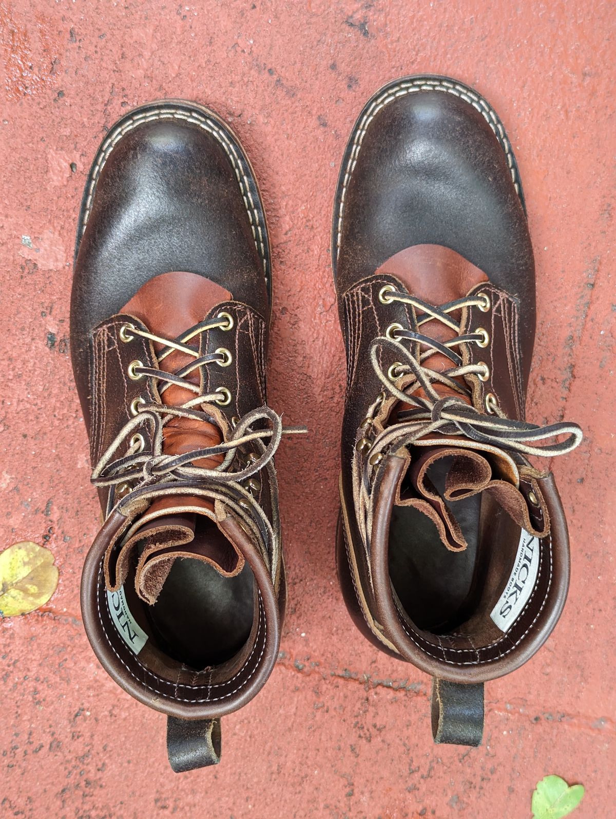 Photo by GreatAldini on November 2, 2023 of the Nicks Falcon in Horween Brown Waxed Flesh.