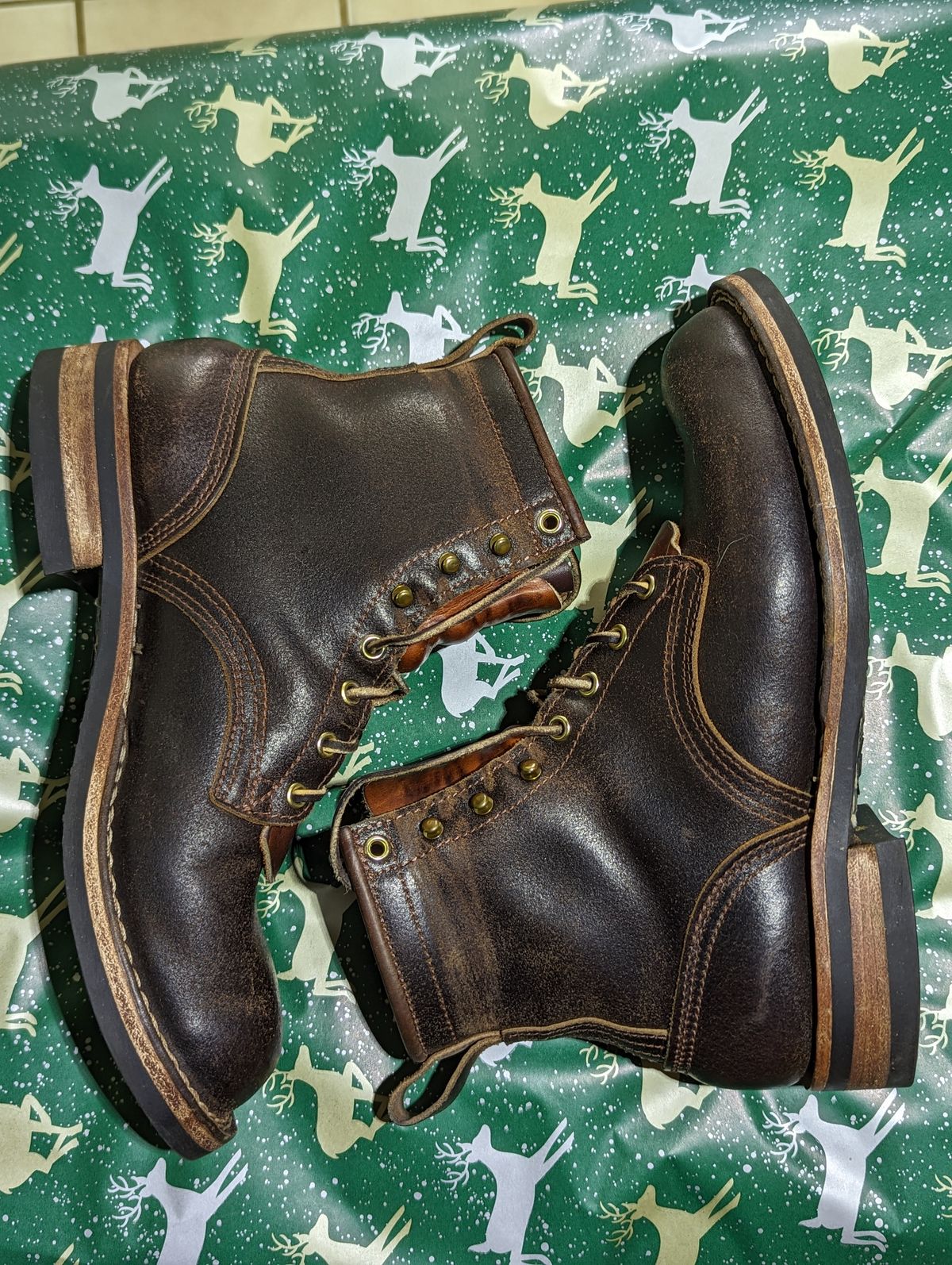 Photo by GreatAldini on December 4, 2023 of the Nicks Falcon in Horween Brown Waxed Flesh.