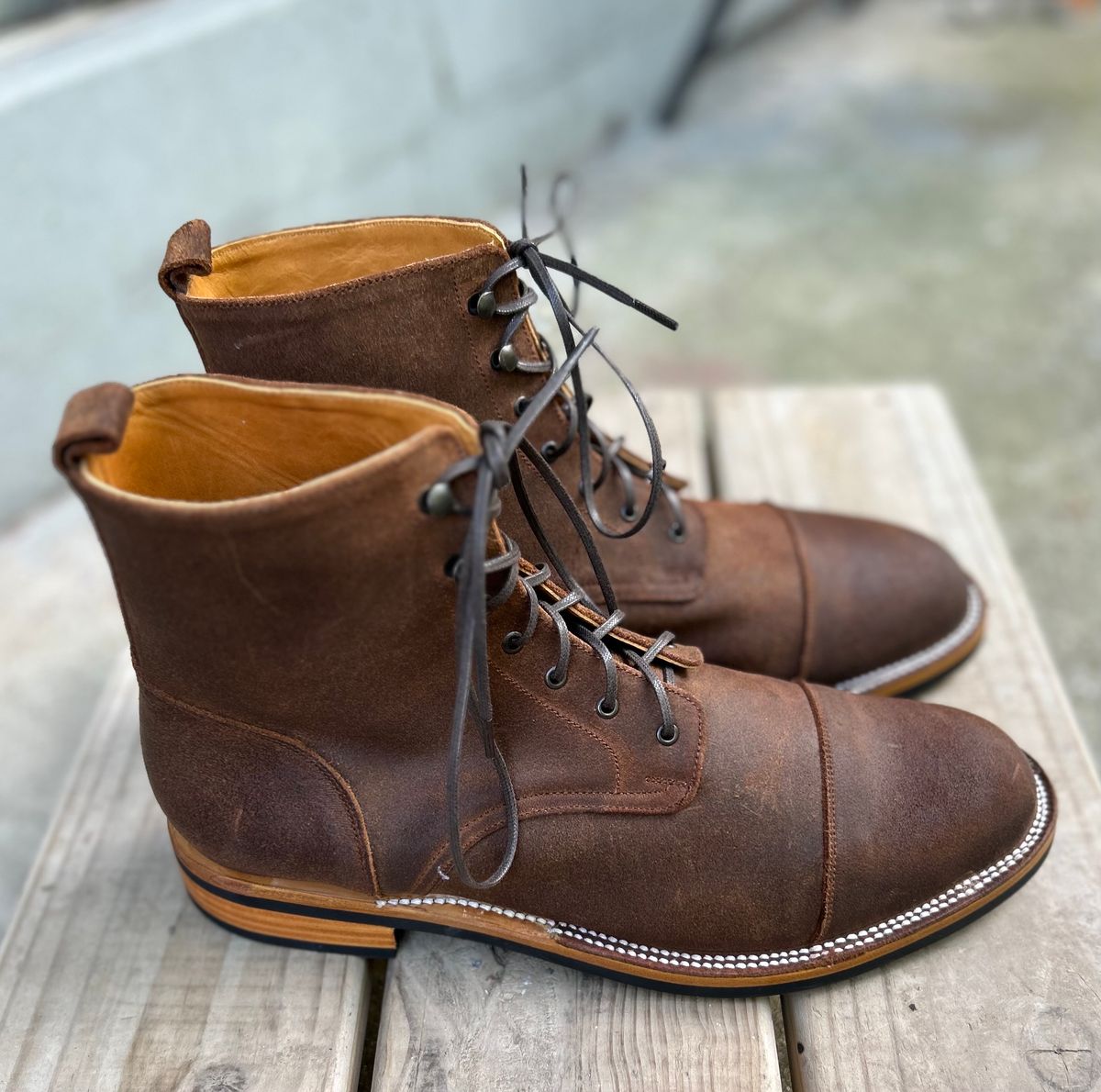 Photo by heritage_boots_obsessed on October 1, 2023 of the TAFT Stitchdown Legacy Boot in C.F. Stead Rust Waxy Commander Suede.