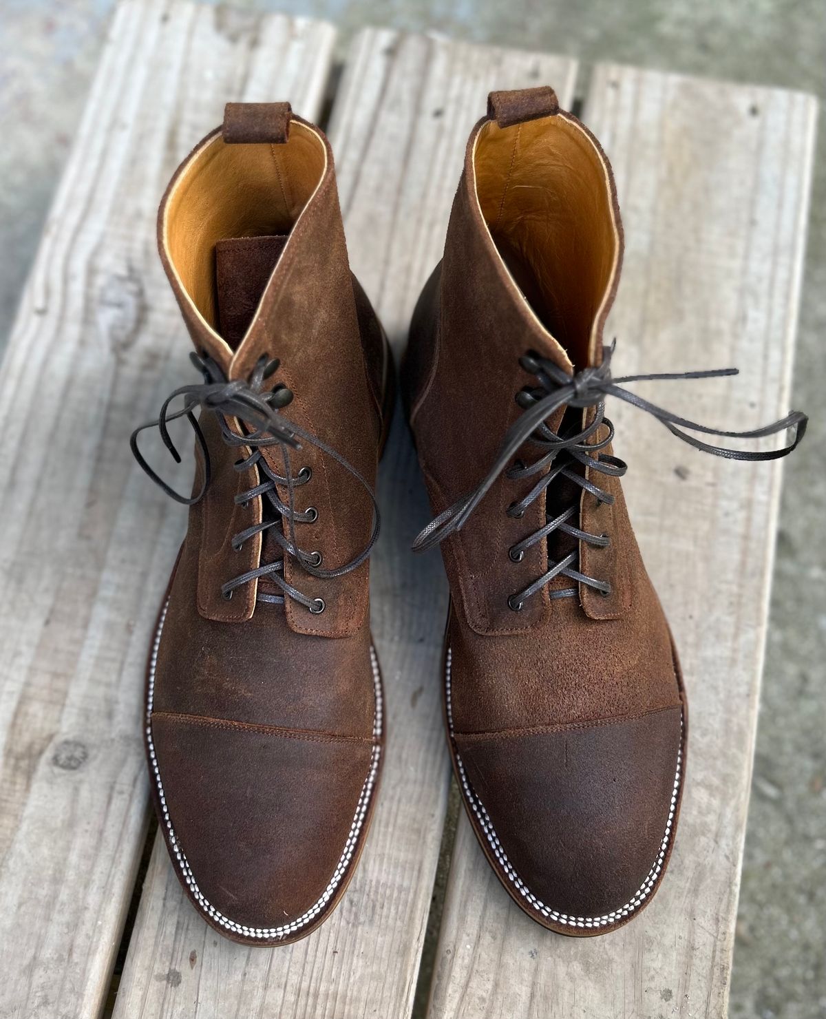 Photo by heritage_boots_obsessed on October 1, 2023 of the TAFT Stitchdown Legacy Boot in C.F. Stead Rust Waxy Commander Suede.