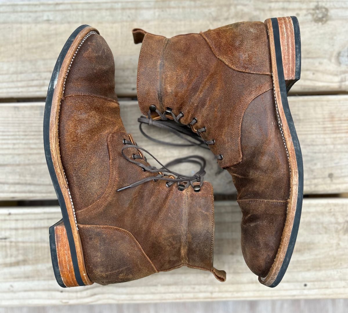 Photo by heritage_boots_obsessed on January 3, 2024 of the TAFT Stitchdown Legacy Boot in C.F. Stead Rust Waxy Commander Suede.