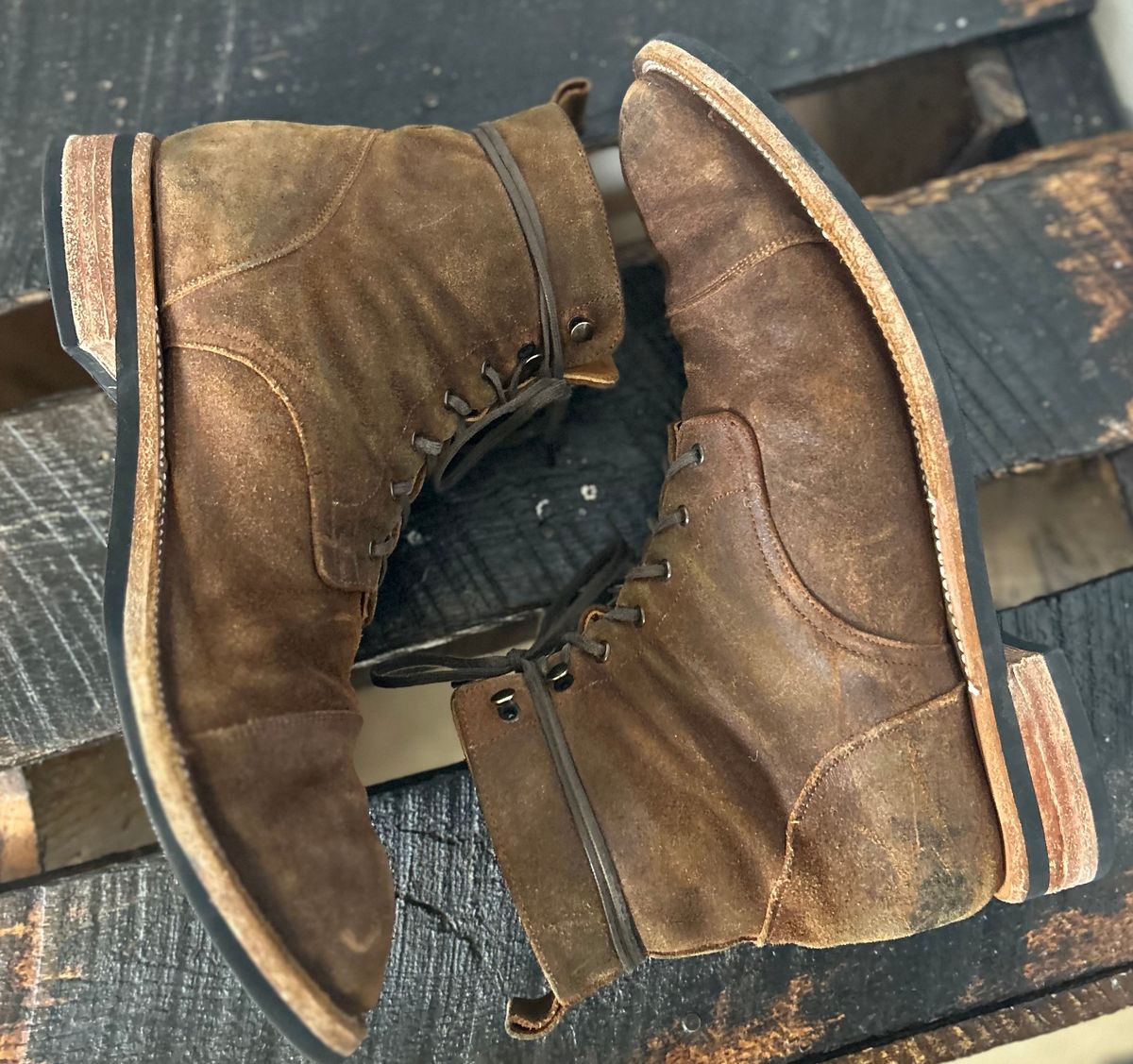 Photo by heritage_boots_obsessed on April 3, 2024 of the TAFT Stitchdown Legacy Boot in C.F. Stead Rust Waxy Commander Suede.