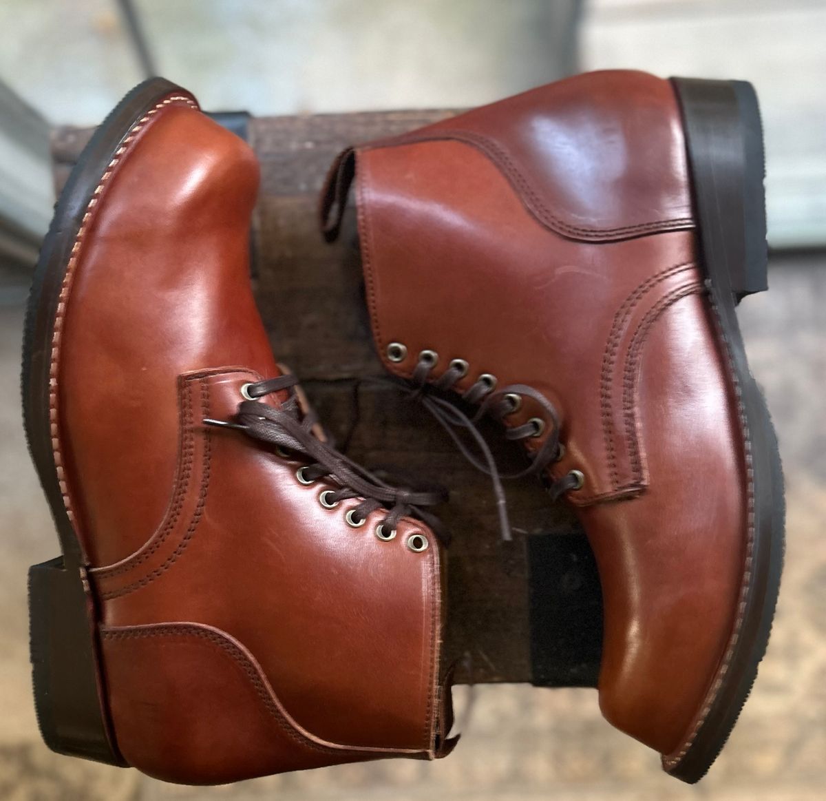 Photo by heritage_boots_obsessed on October 1, 2025 of the Thursday Thursday / Brawler in Wickett & Craig Medium Brown Traditional Harness.
