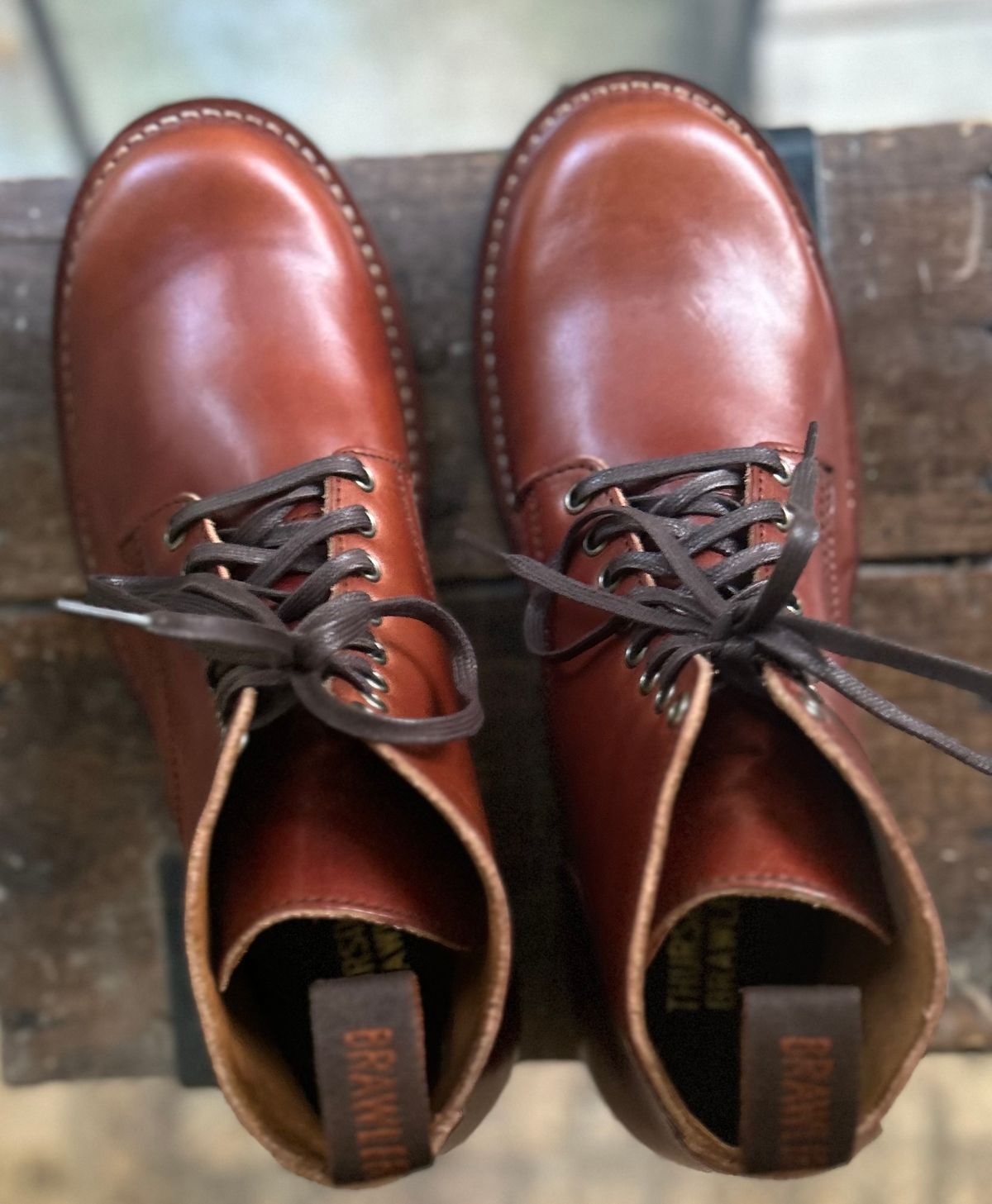 Photo by heritage_boots_obsessed on October 1, 2025 of the Thursday Thursday / Brawler in Wickett & Craig Medium Brown Traditional Harness.
