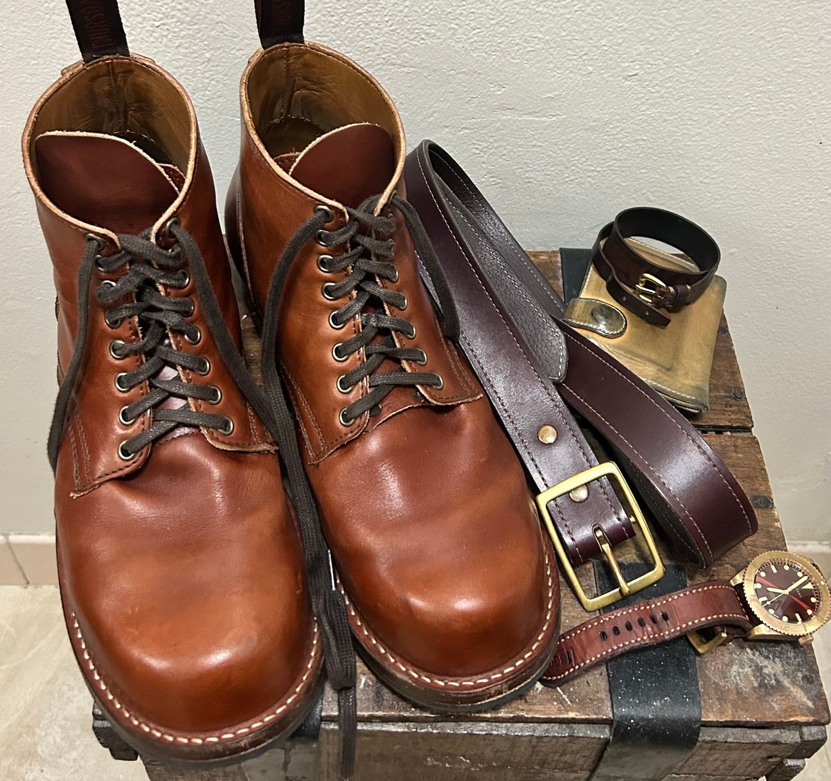 Photo by heritage_boots_obsessed on October 31, 2025 of the Thursday Thursday / Brawler in Wickett & Craig Medium Brown Traditional Harness.