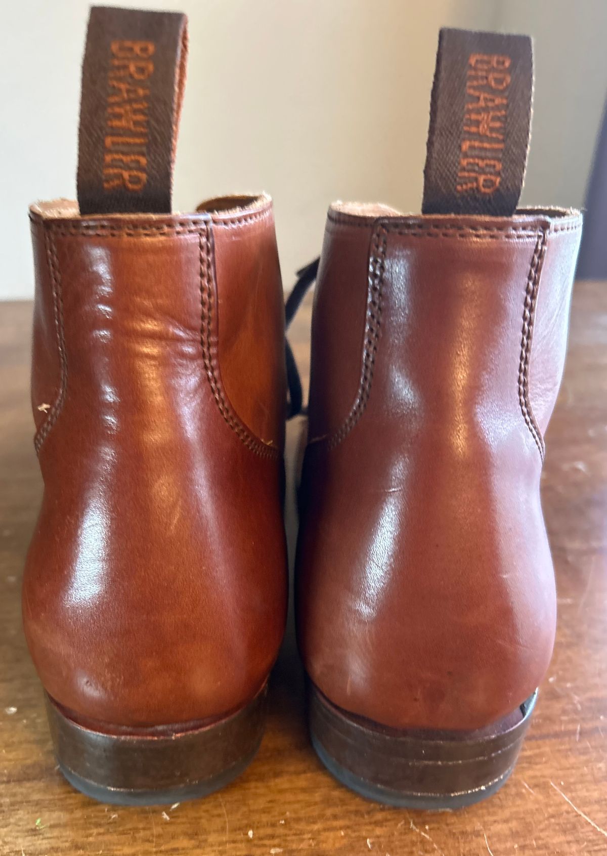 Photo by heritage_boots_obsessed on November 1, 2025 of the Thursday Thursday / Brawler in Wickett & Craig Medium Brown Traditional Harness.