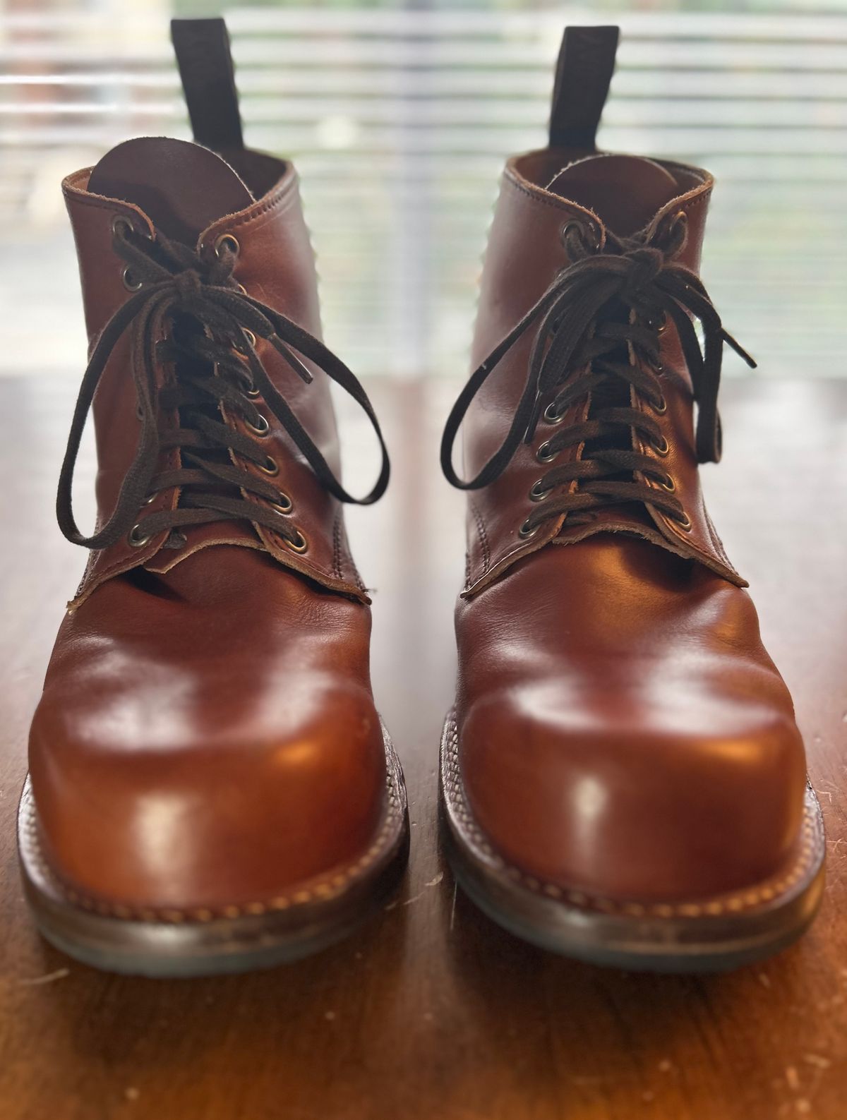 Photo by heritage_boots_obsessed on November 1, 2025 of the Thursday Thursday / Brawler in Wickett & Craig Medium Brown Traditional Harness.