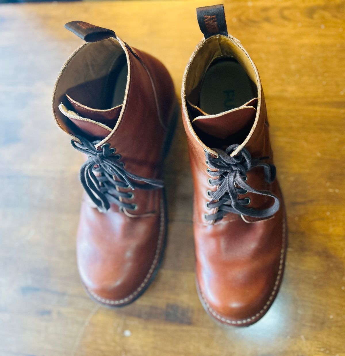 Photo by heritage_boots_obsessed on November 1, 2025 of the Thursday Thursday / Brawler in Wickett & Craig Medium Brown Traditional Harness.