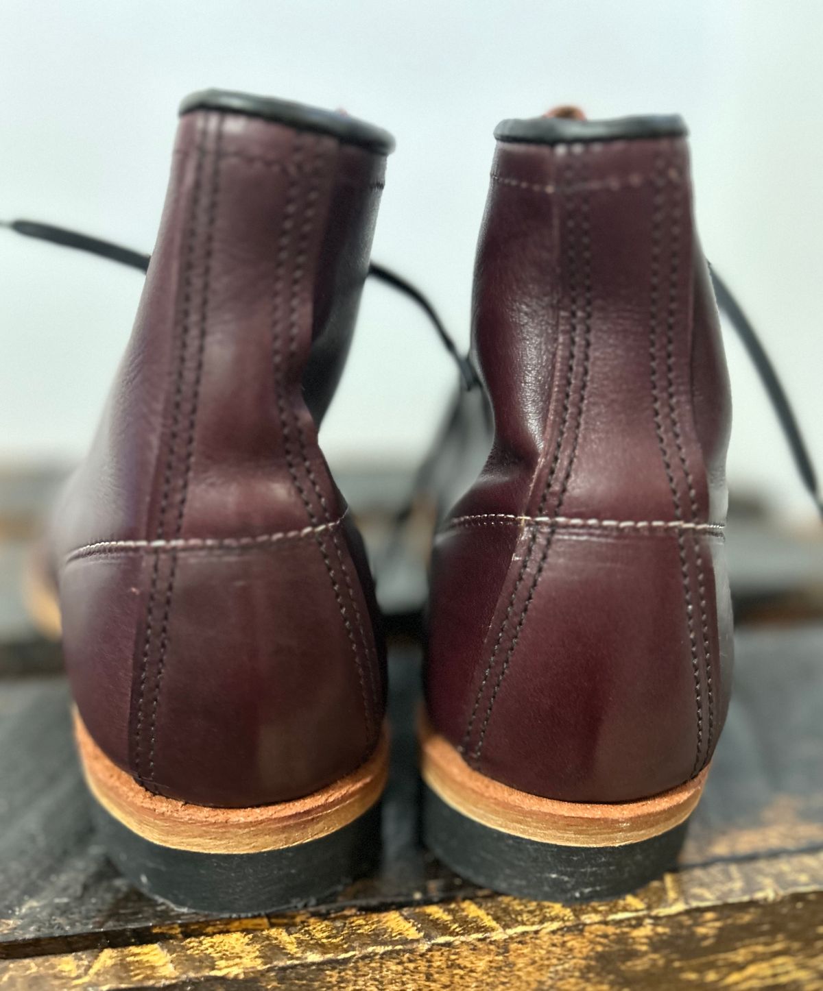 Photo by heritage_boots_obsessed on October 10, 2024 of the Red Wing Beckman in S.B. Foot Black Cherry Featherstone.