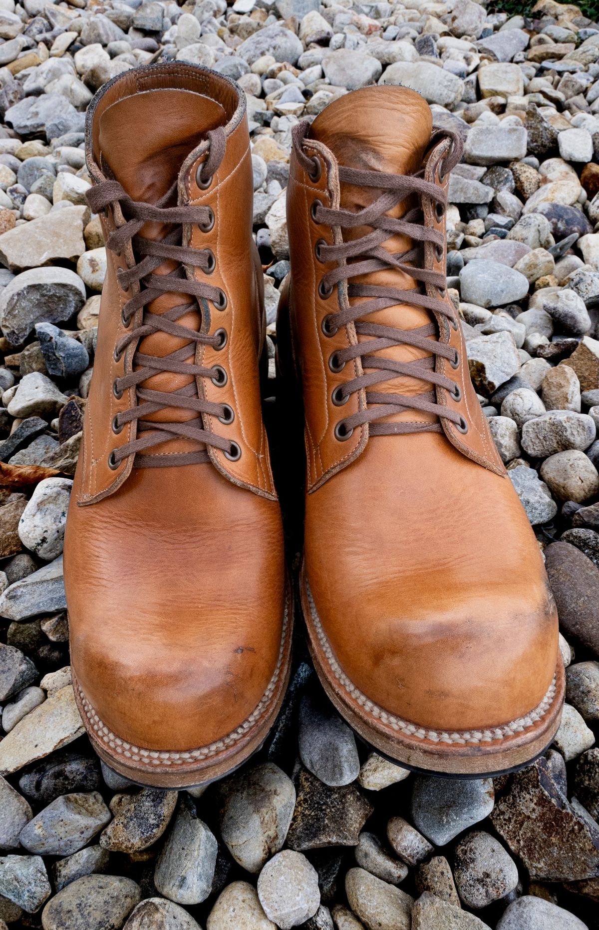 Photo by rustic.boots on November 3, 2024 of the Viberg Service Boot in Horween Raw Natural Wolly Chromexcel.