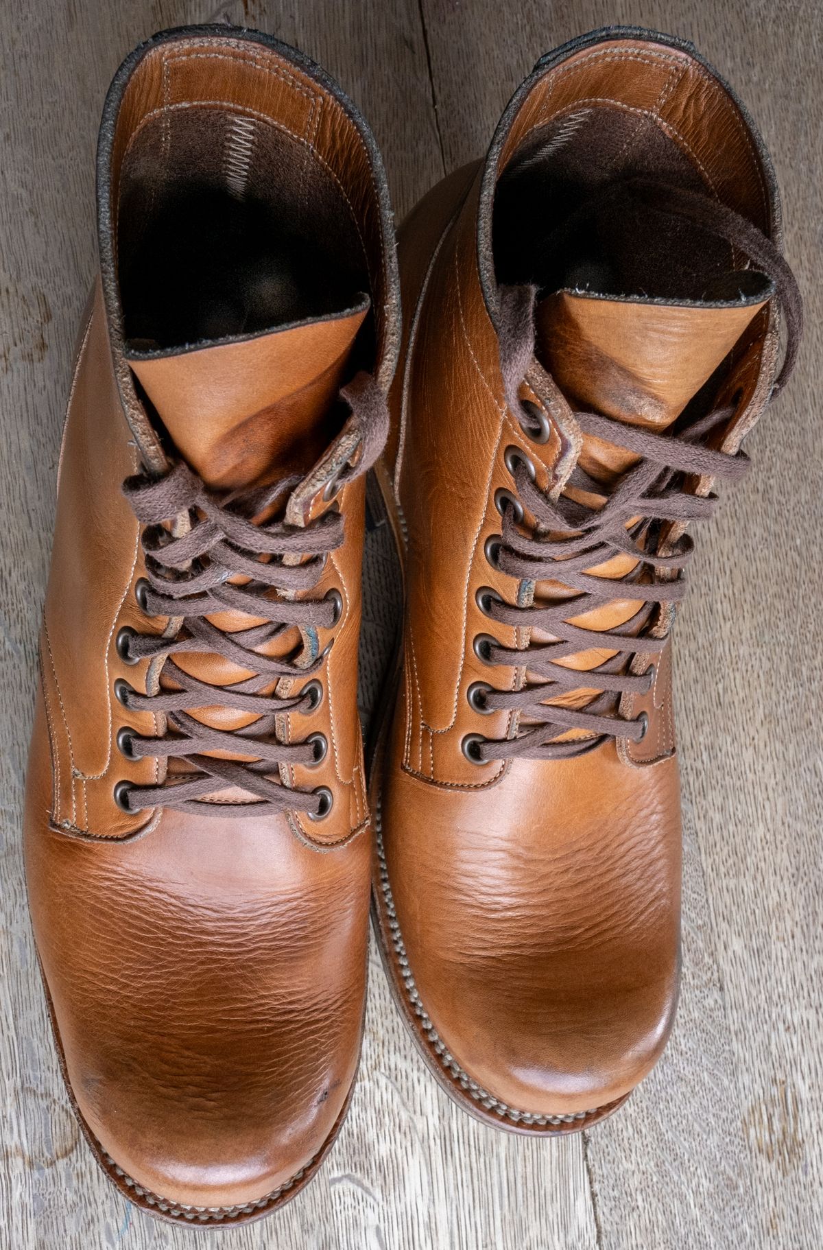 Photo by rustic.boots on November 3, 2024 of the Viberg Service Boot in Horween Raw Natural Wolly Chromexcel.