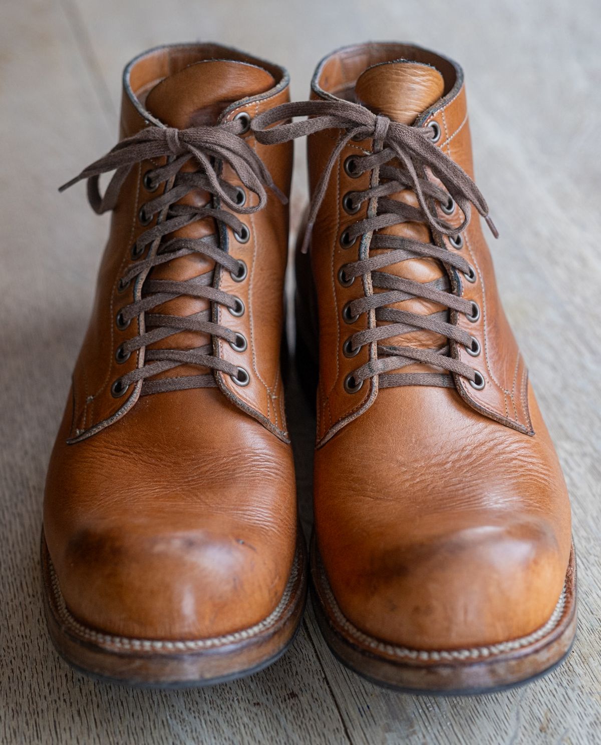 Photo by rustic.boots on January 2, 2025 of the Viberg Service Boot in Horween Raw Natural Wolly Chromexcel.