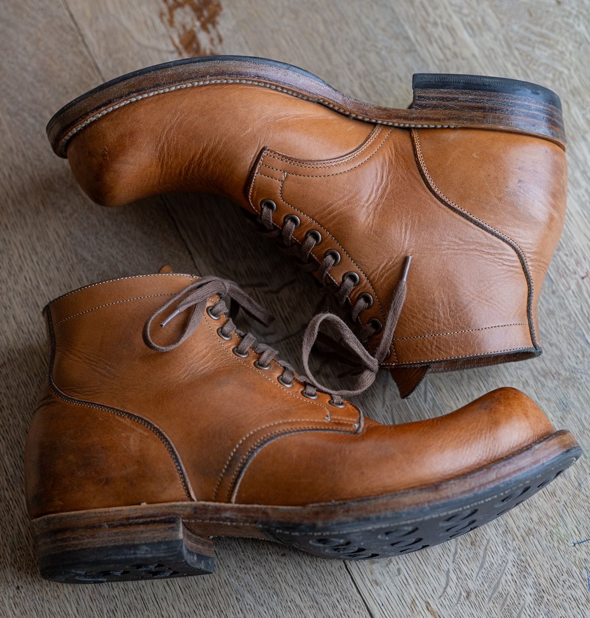 Photo by rustic.boots on January 2, 2025 of the Viberg Service Boot in Horween Raw Natural Wolly Chromexcel.