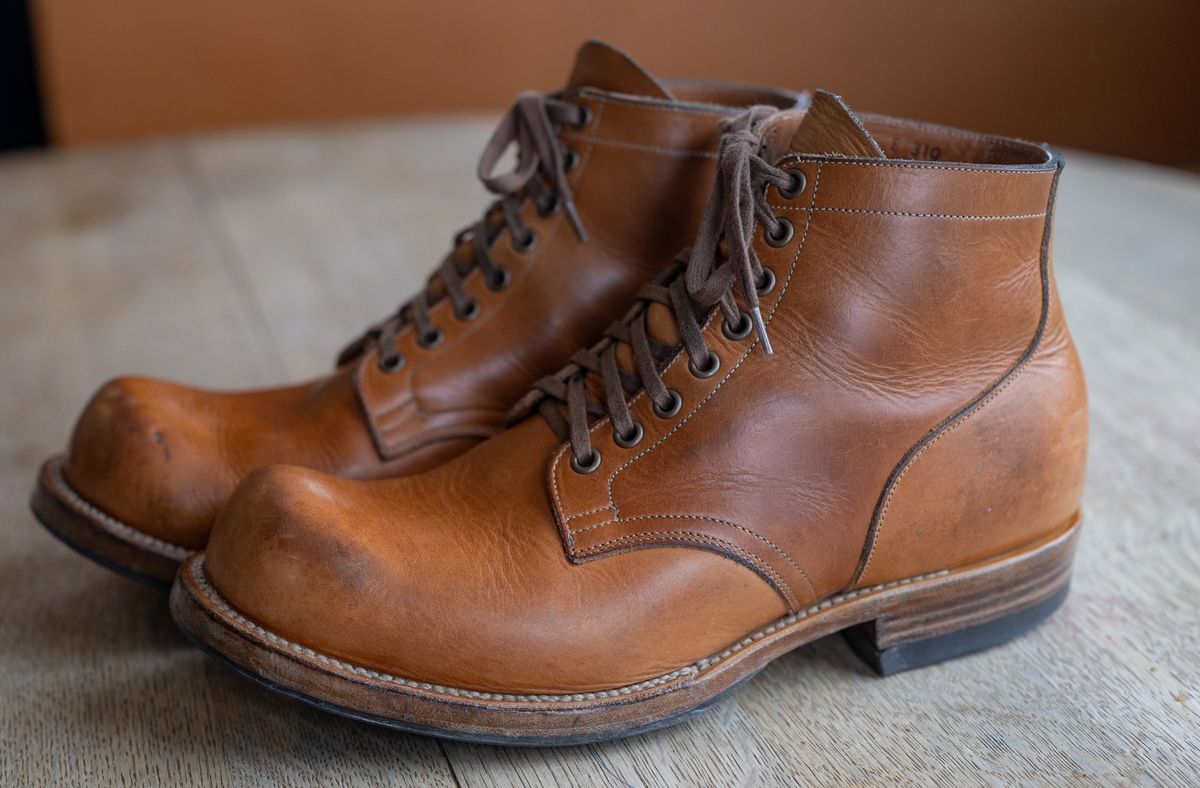 Photo by rustic.boots on January 2, 2025 of the Viberg Service Boot in Horween Raw Natural Wolly Chromexcel.