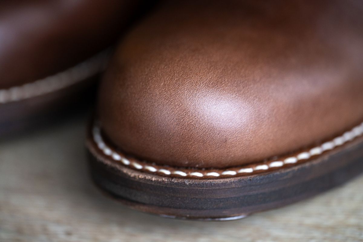 Photo by rustic.boots on October 1, 2023 of the Rolling Dub Trio Stan in Horween Brown Chromexcel.