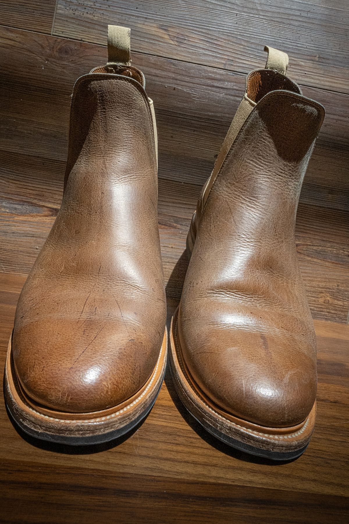 Photo by rustic.boots on November 5, 2022 of the Viberg Chelsea in C.F. Stead Camel Hair Waxed Kudu.