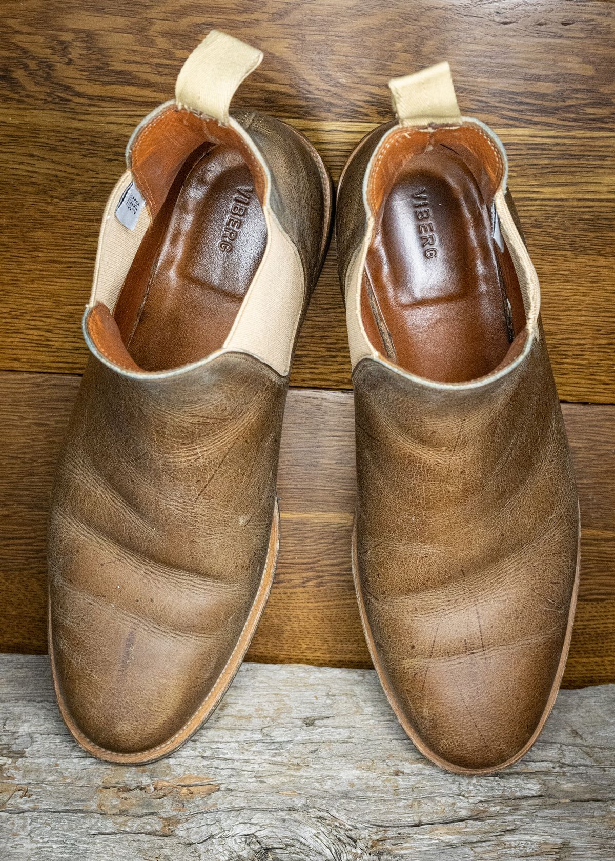 Photo by rustic.boots on November 5, 2022 of the Viberg Chelsea in C.F. Stead Camel Hair Waxed Kudu.
