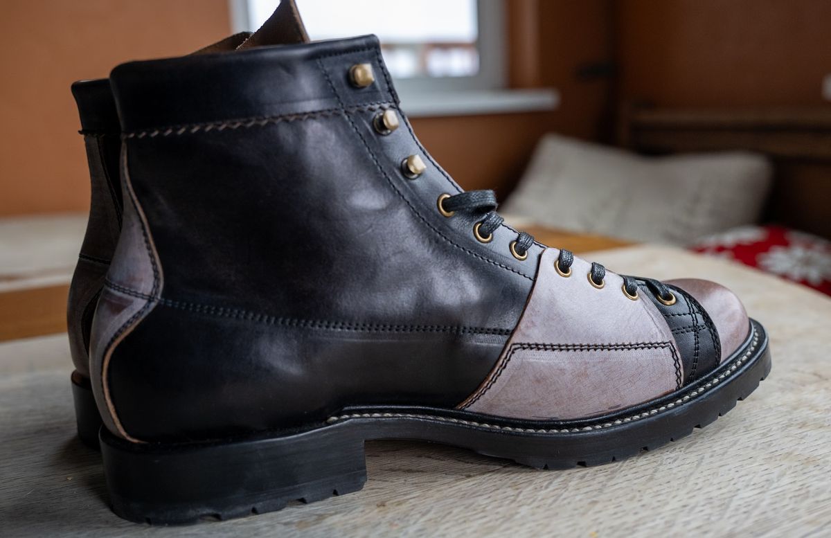 Photo by rustic.boots on December 2, 2023 of the Sagara Cordmaster in Conceria Cloe Superlux Horsebutt Overdyed Black.