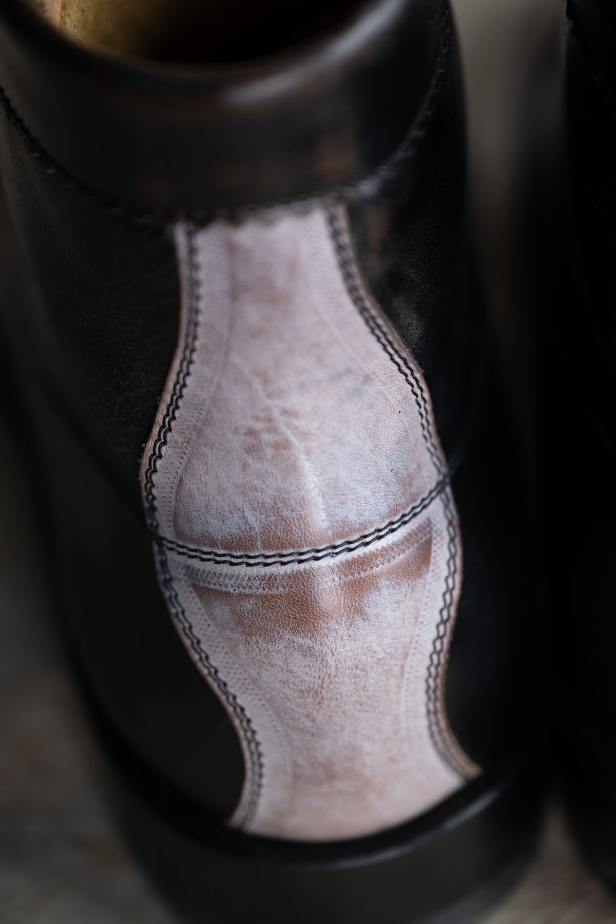 Photo by rustic.boots on December 2, 2023 of the Sagara Cordmaster in Conceria Cloe Superlux Horsebutt Overdyed Black.