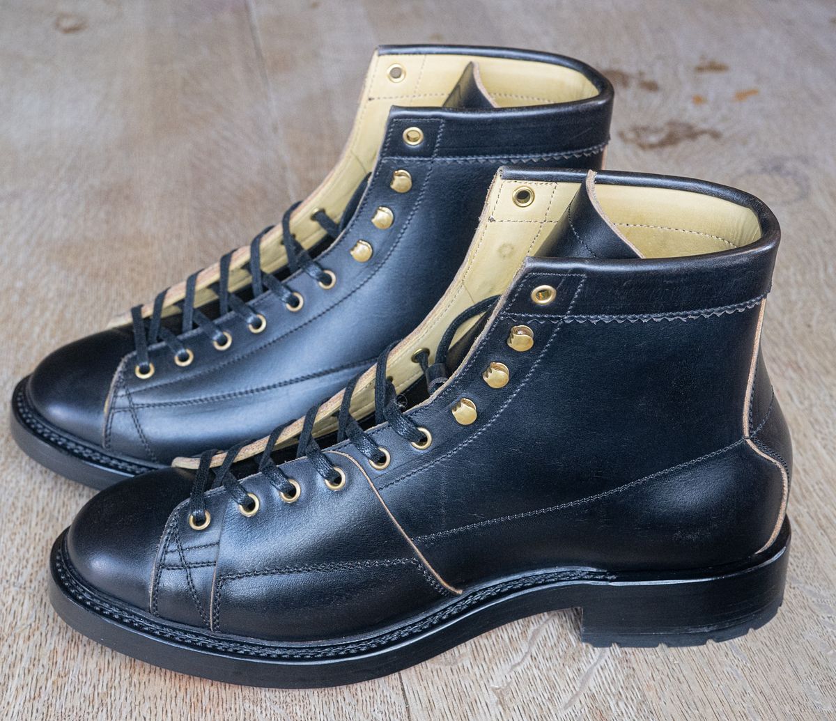 Photo by rustic.boots on October 2, 2025 of the Sagara Cordmaster in Black Rust Arborwax.