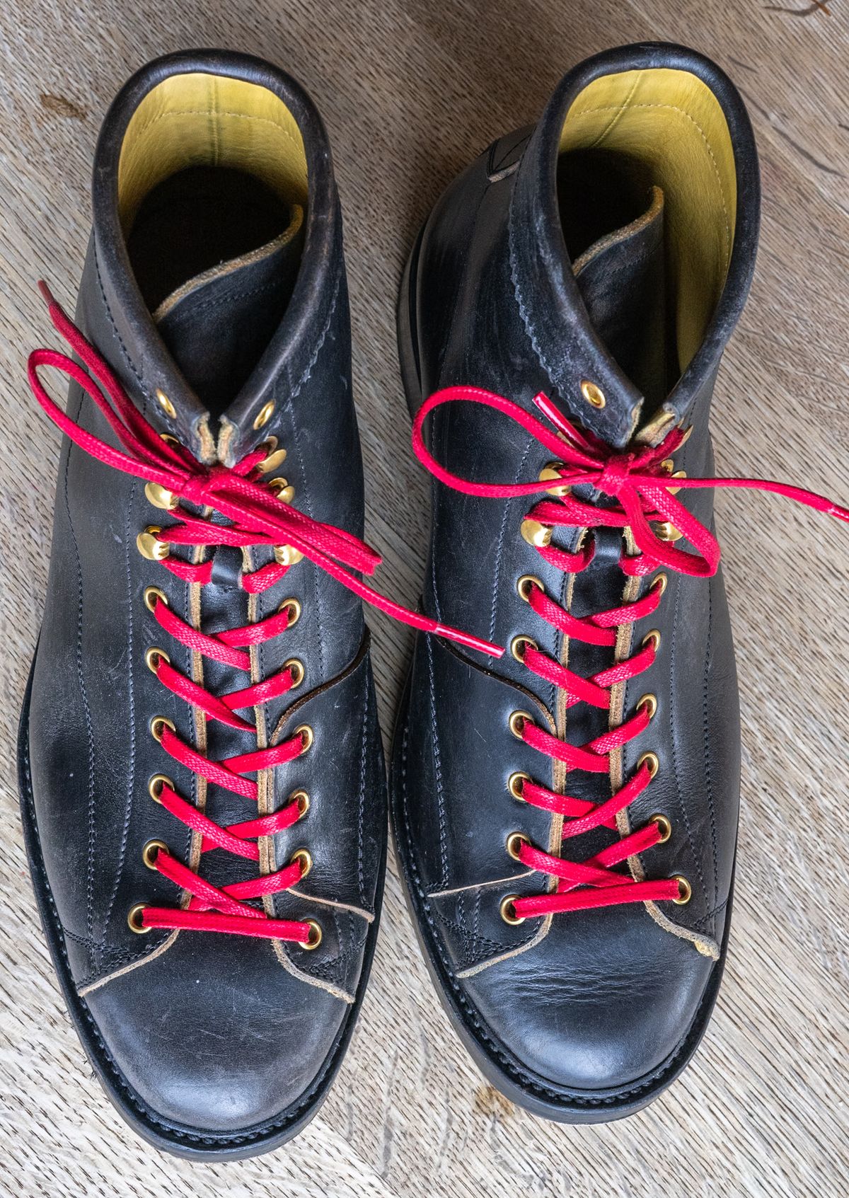 Photo by rustic.boots on November 3, 2025 of the Sagara Cordmaster in Black Rust Arborwax.