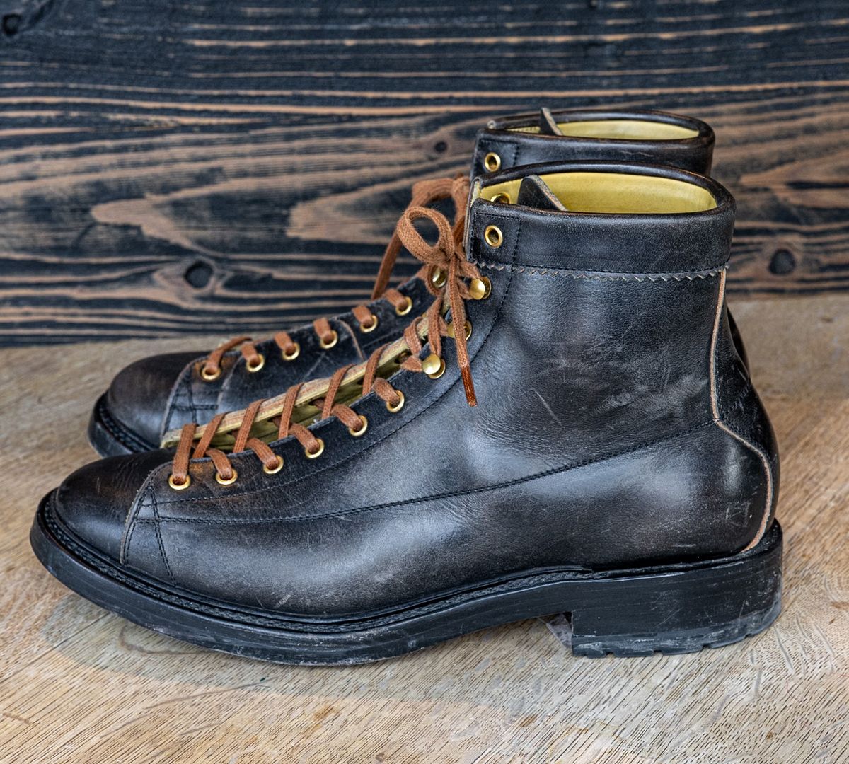 Photo by rustic.boots on December 1, 2025 of the Sagara Cordmaster in Black Rust Arborwax.