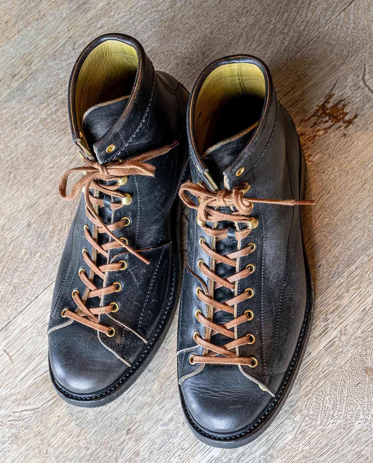 Photo by rustic.boots on December 1, 2025 of the Sagara Cordmaster in Black Rust Arborwax.