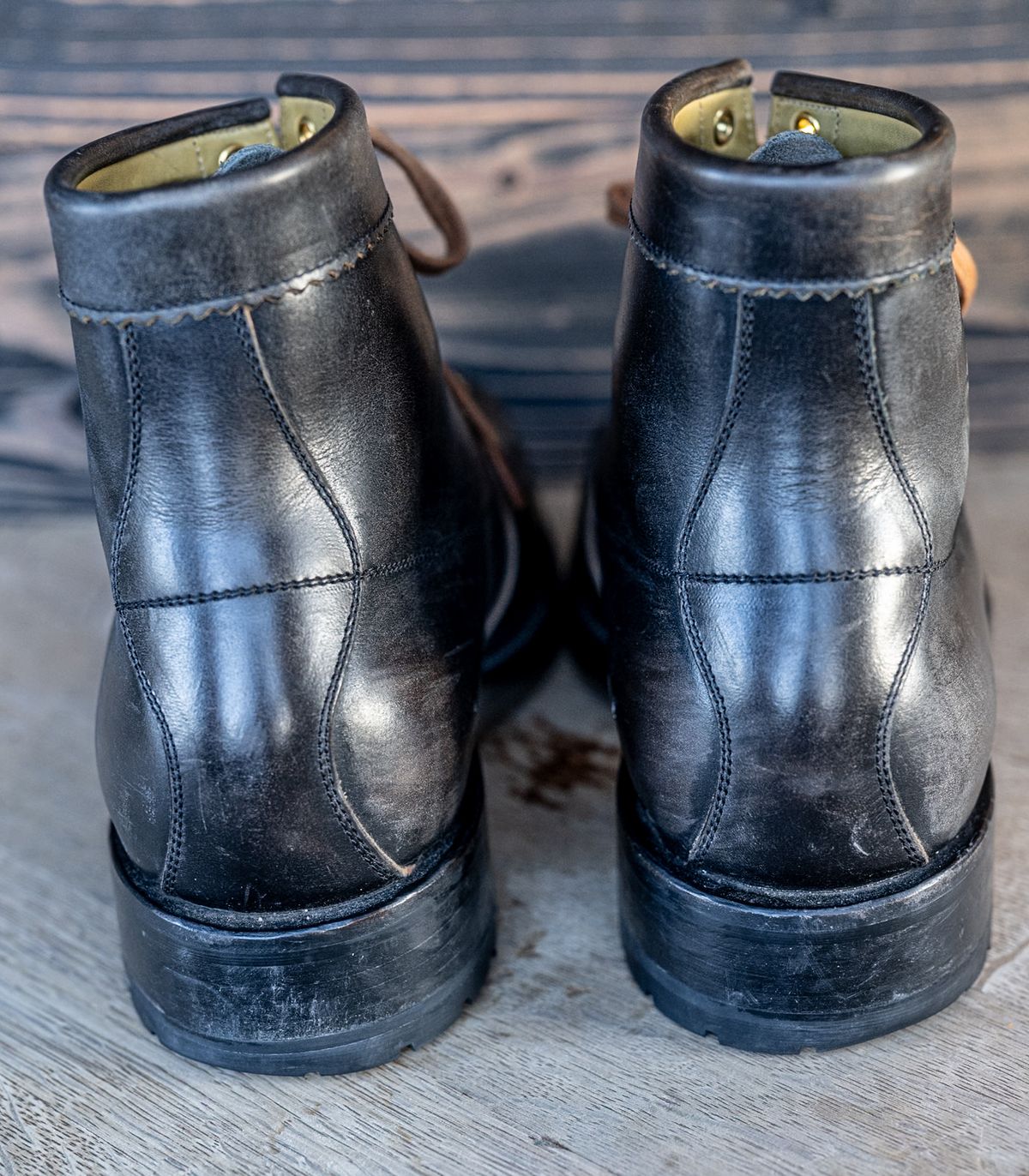 Photo by rustic.boots on December 29, 2025 of the Sagara Cordmaster in Black Rust Arborwax.
