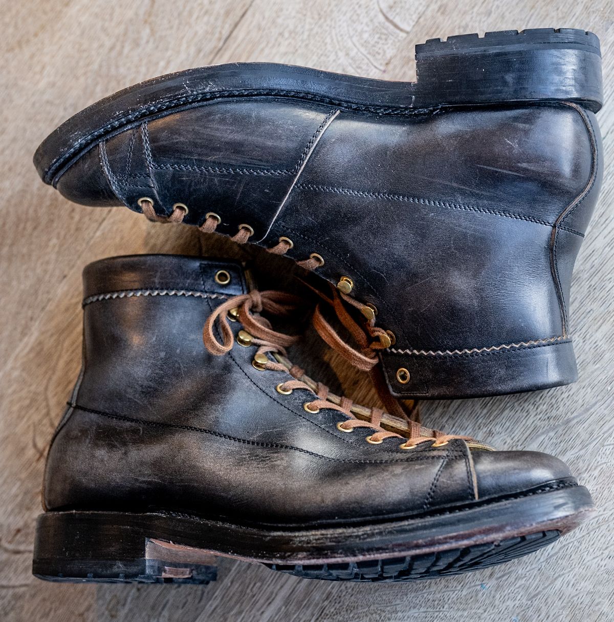 Photo by rustic.boots on December 29, 2025 of the Sagara Cordmaster in Black Rust Arborwax.