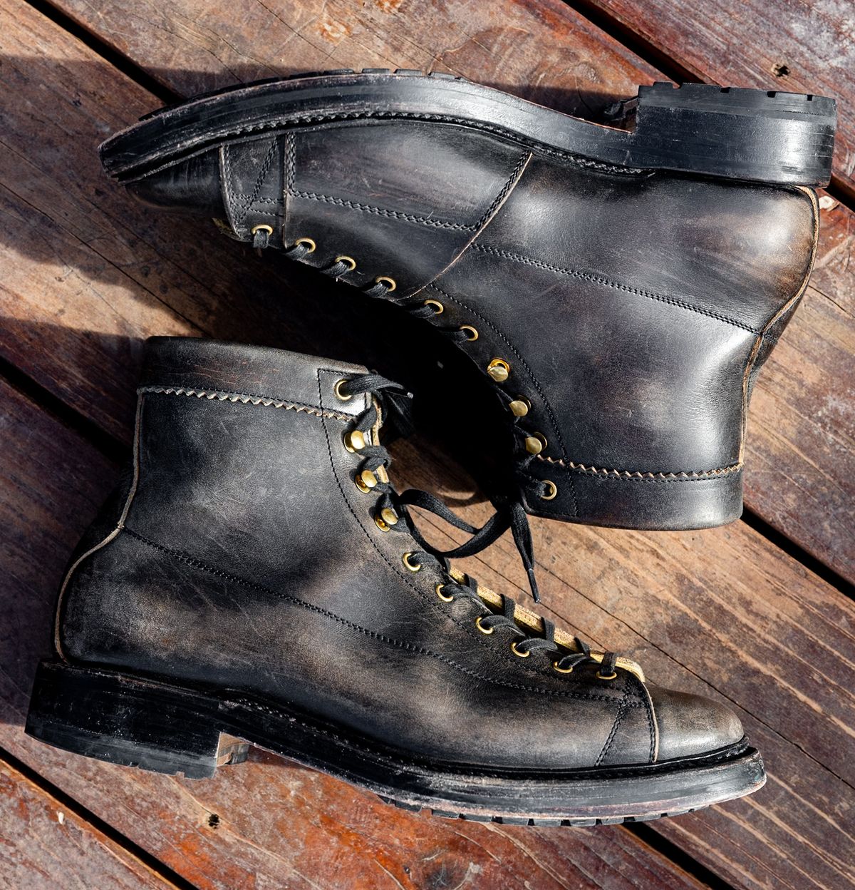 Photo by rustic.boots on February 1, 2026 of the Sagara Cordmaster in Black Rust Arborwax.