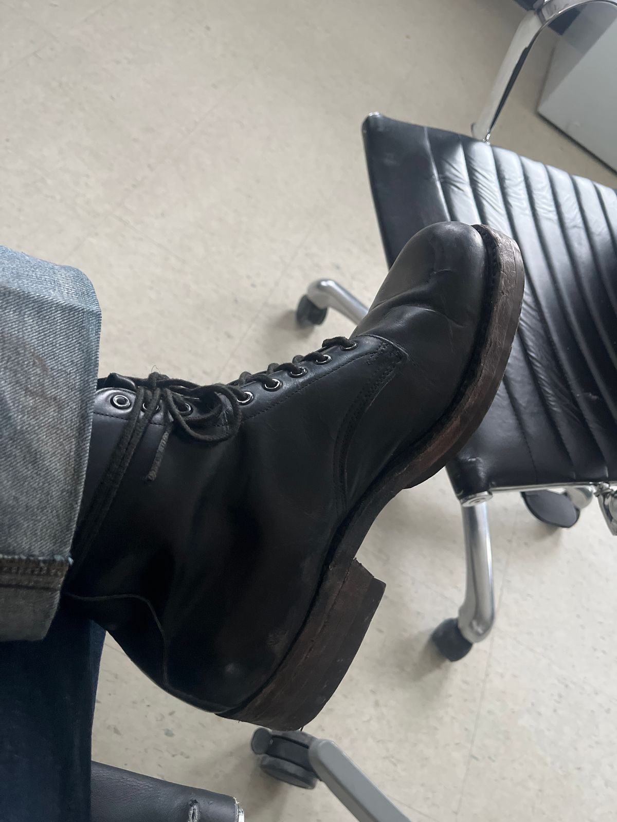 Photo by BigMunnyMunro on January 6, 2025 of the Unknown Maker Service Boot in Unknown Leather.