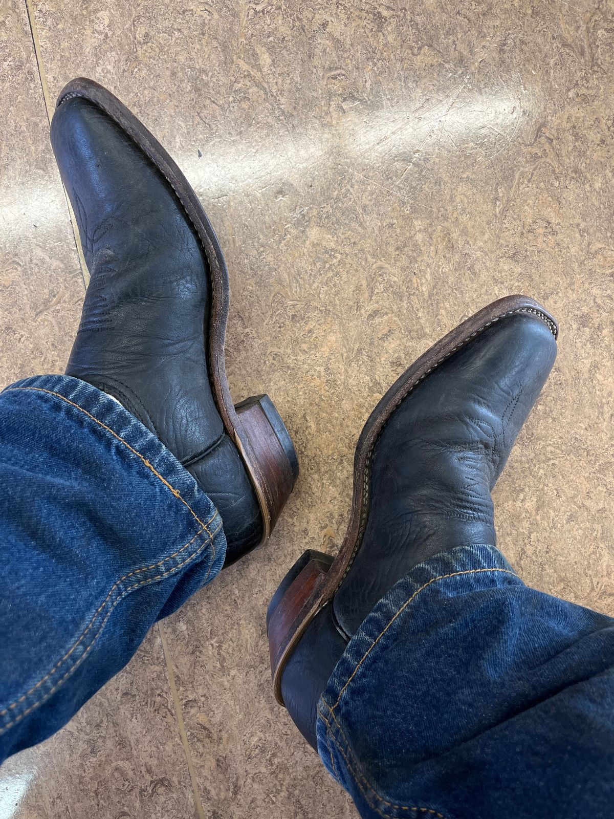 Photo by BigMunnyMunro on October 7, 2024 of the Boulet Boots Square Toe Cowboy Boot, Horseman Heel in Unknown Black Bison & Unknown White Calf.