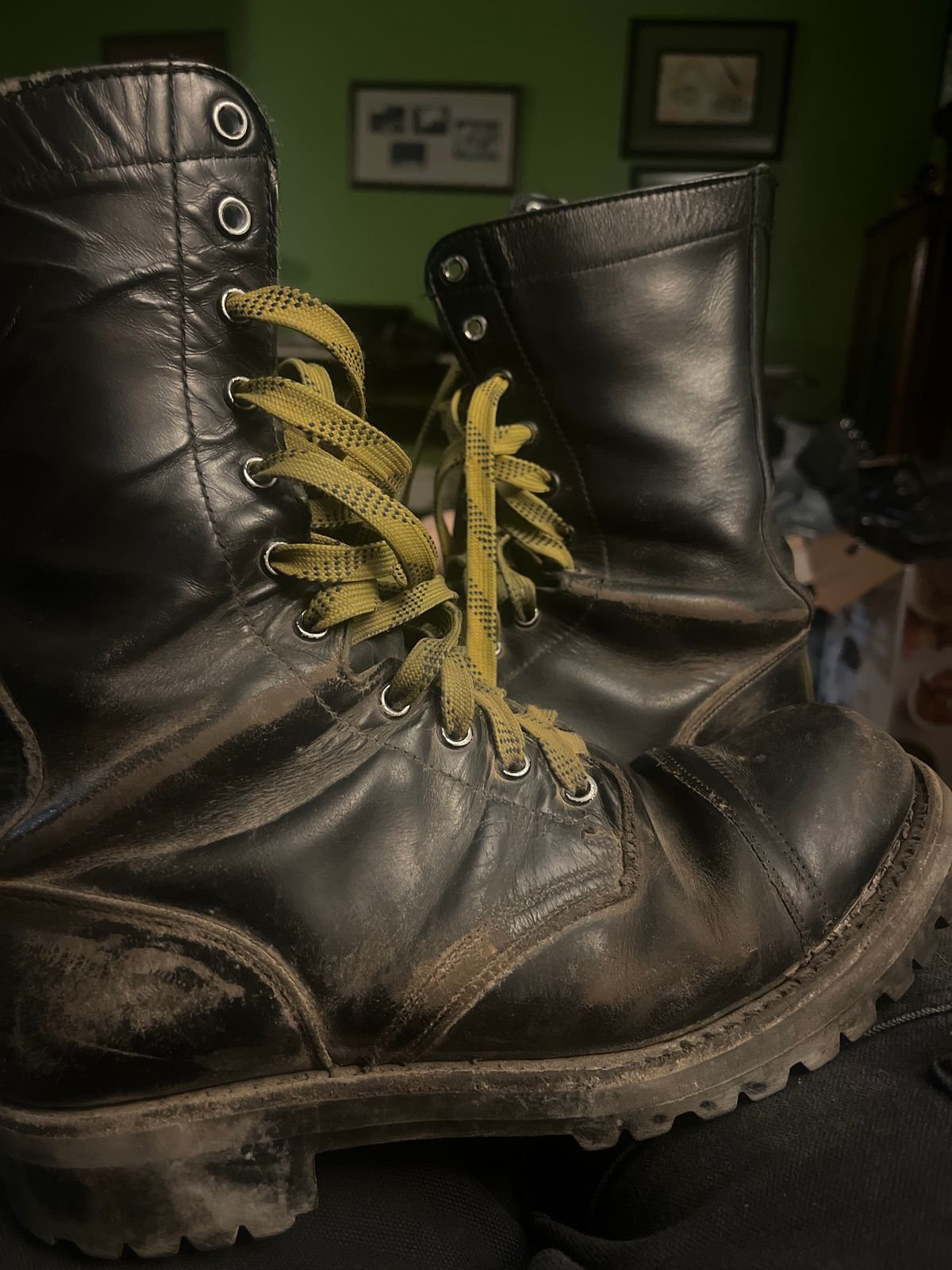 Photo by BigMunnyMunro on May 18, 2024 of the H.H. Brown Garrison Dress Boot in Black Corrected Grain Hi Shine “Teacore”.