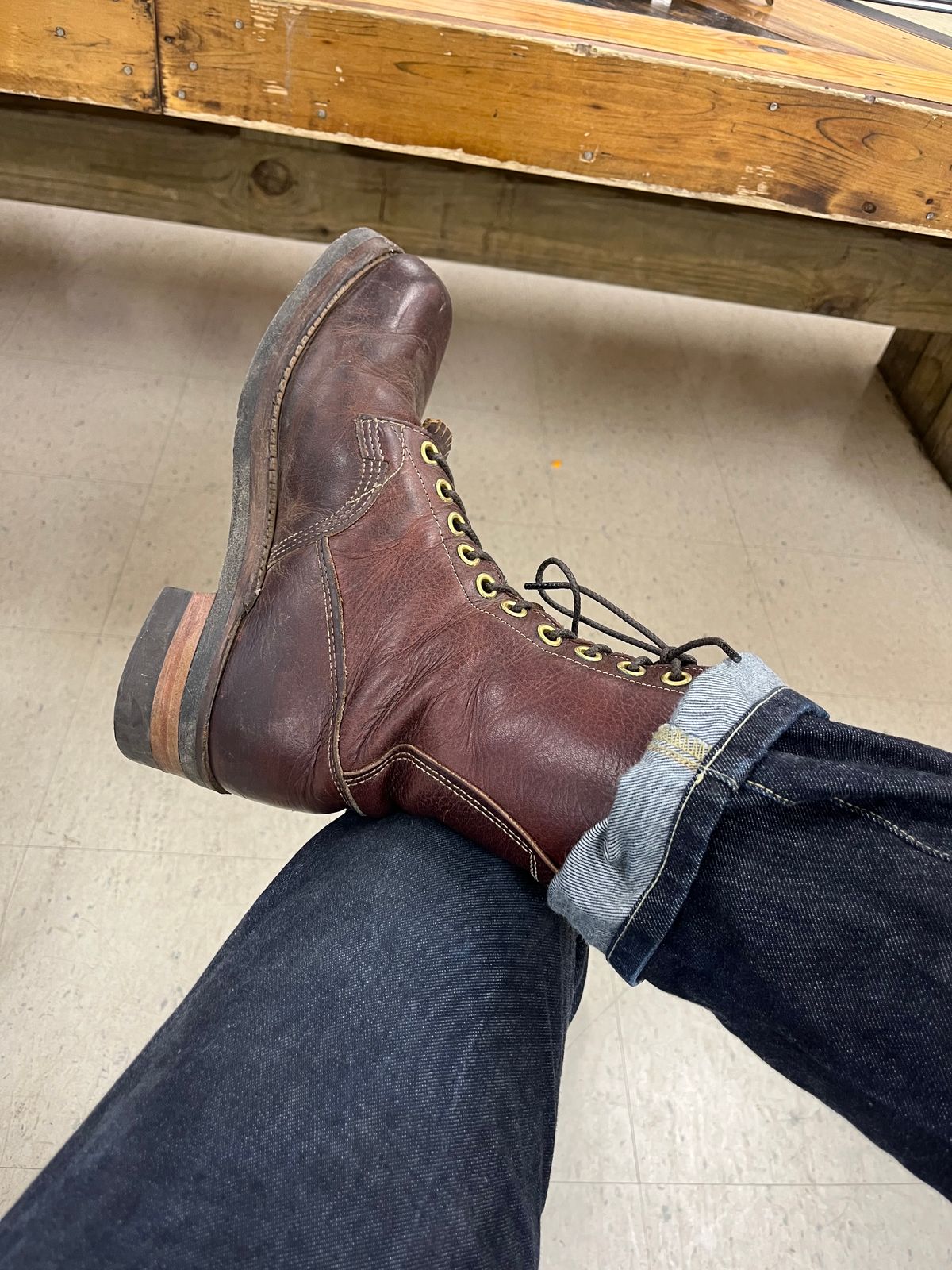 Photo by BigMunnyMunro on October 6, 2024 of the GREB 1960s Kodiak Steel Toe in Unknown Leather.